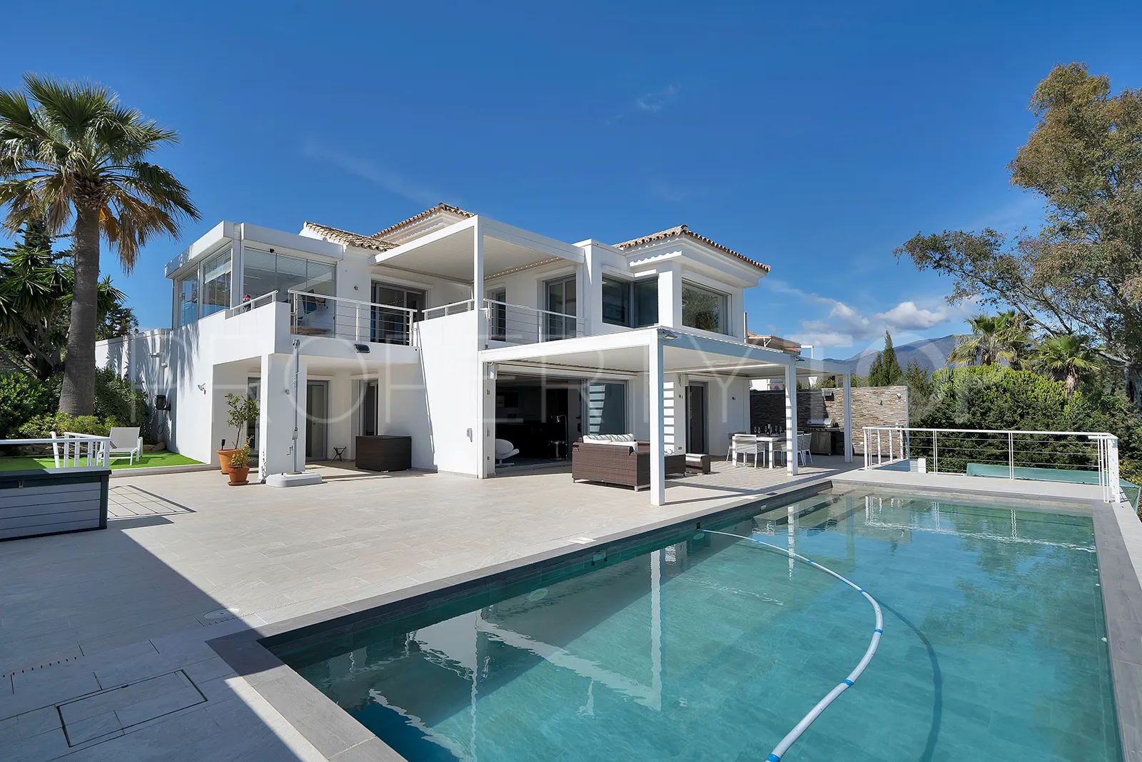 Las Lomas de Nueva Andalucia, villa en venta de 4 dormitorios