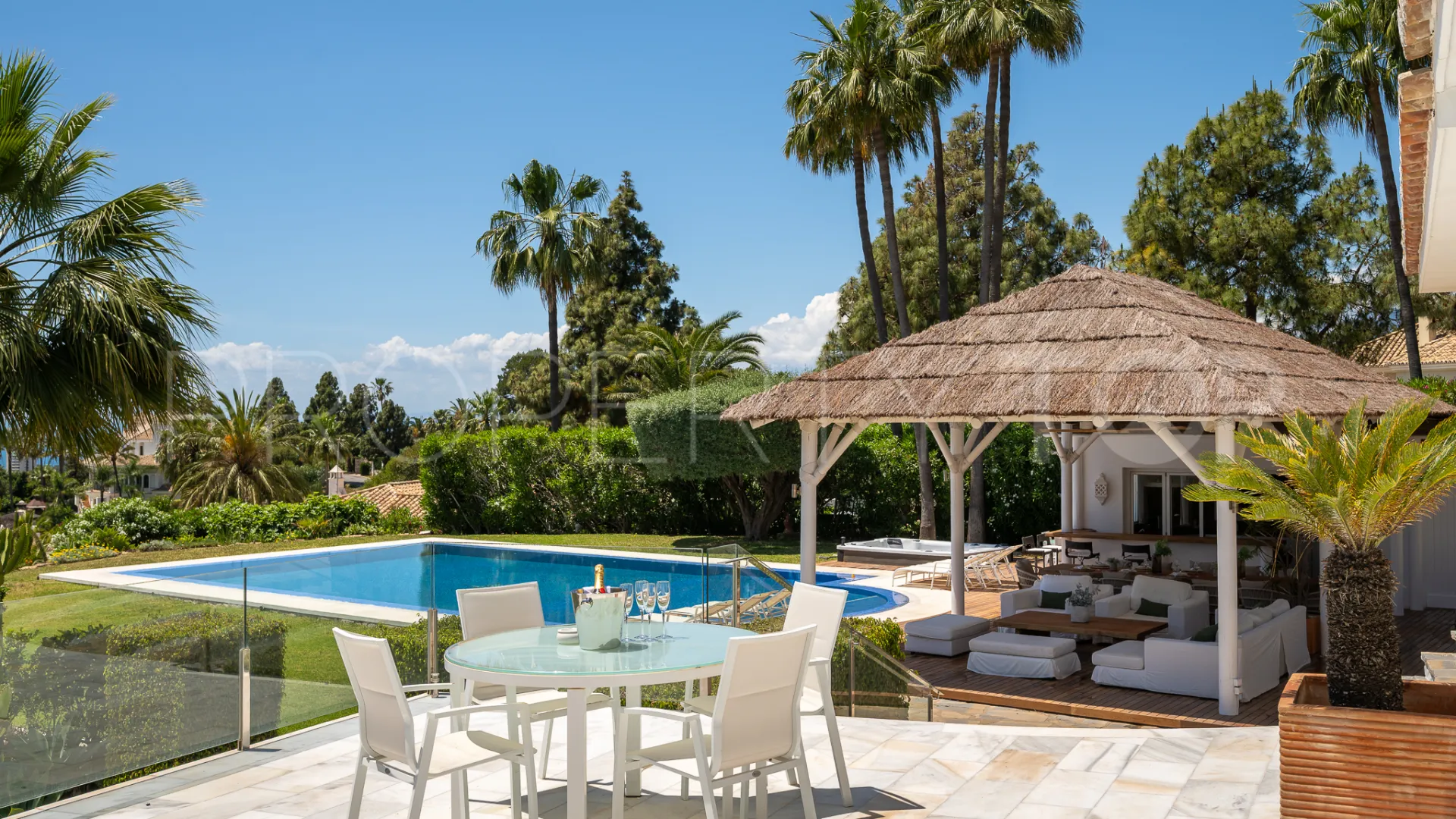 Buy Hacienda las Chapas 7 bedrooms villa