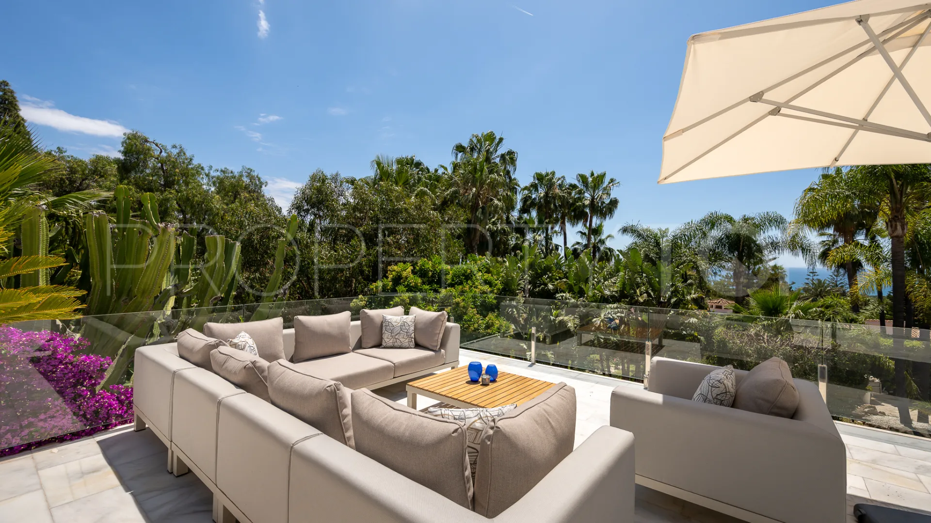 Buy Hacienda las Chapas 7 bedrooms villa
