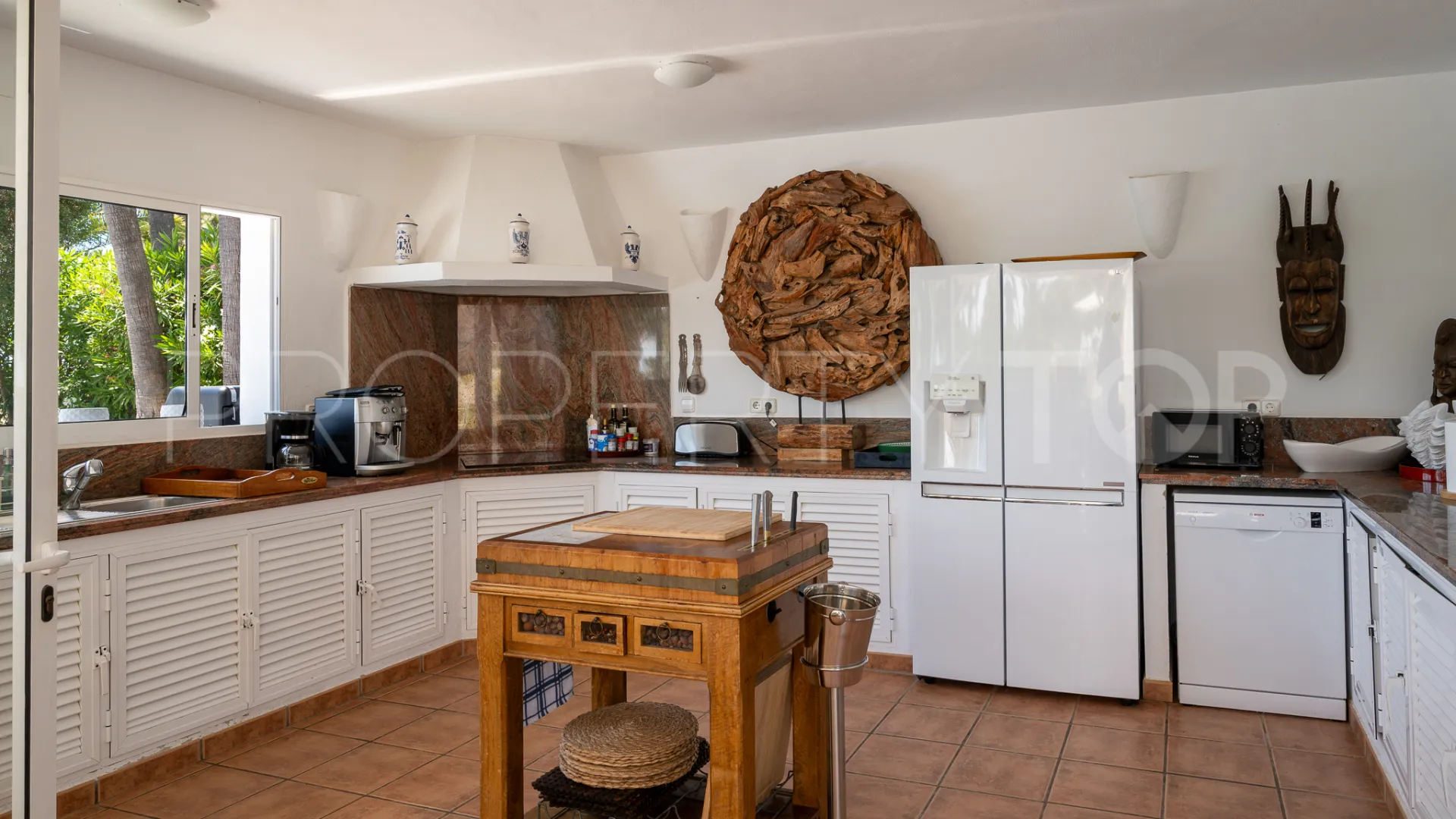 Buy Hacienda las Chapas 7 bedrooms villa