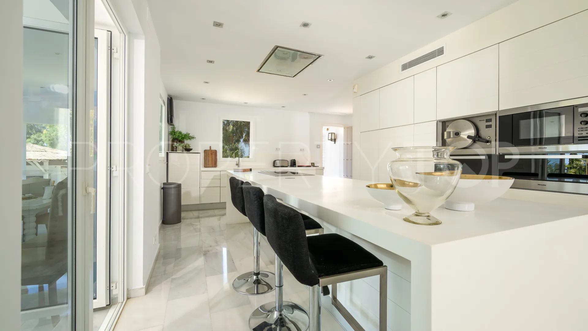 Buy Hacienda las Chapas 7 bedrooms villa