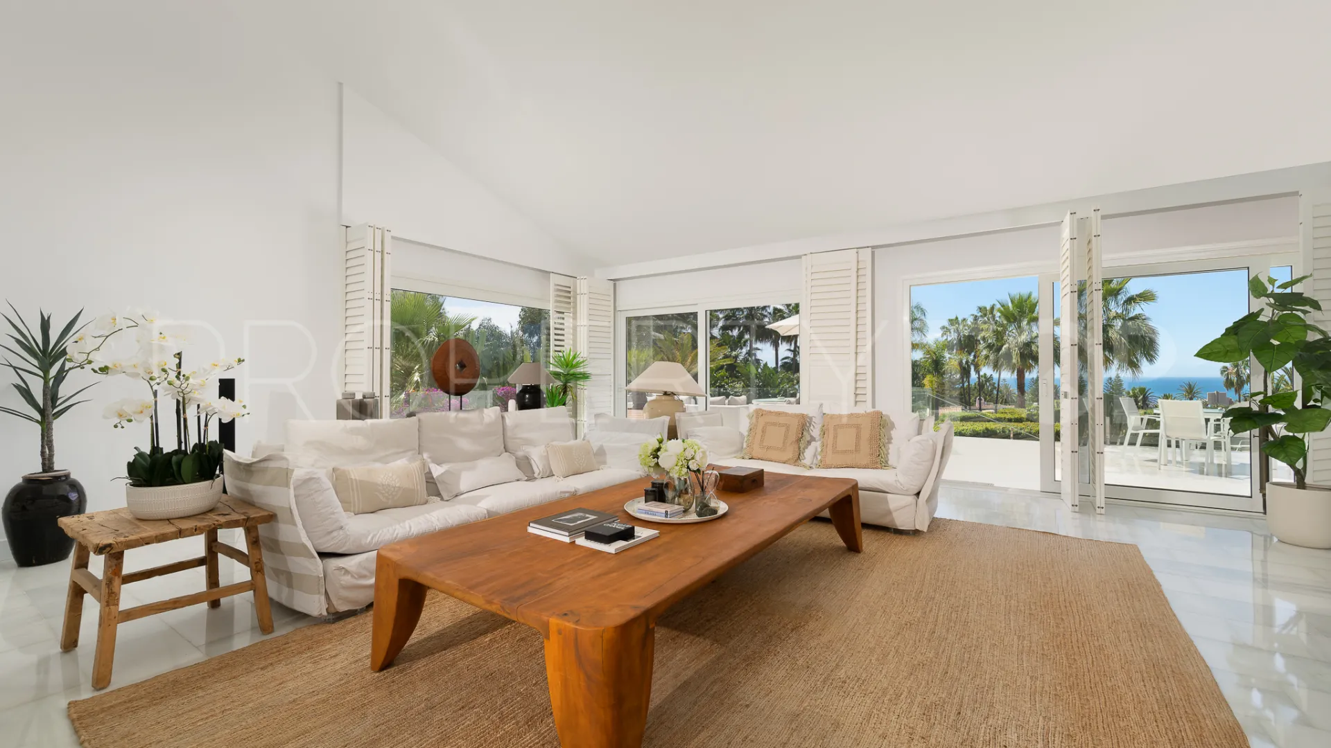 Buy Hacienda las Chapas 7 bedrooms villa