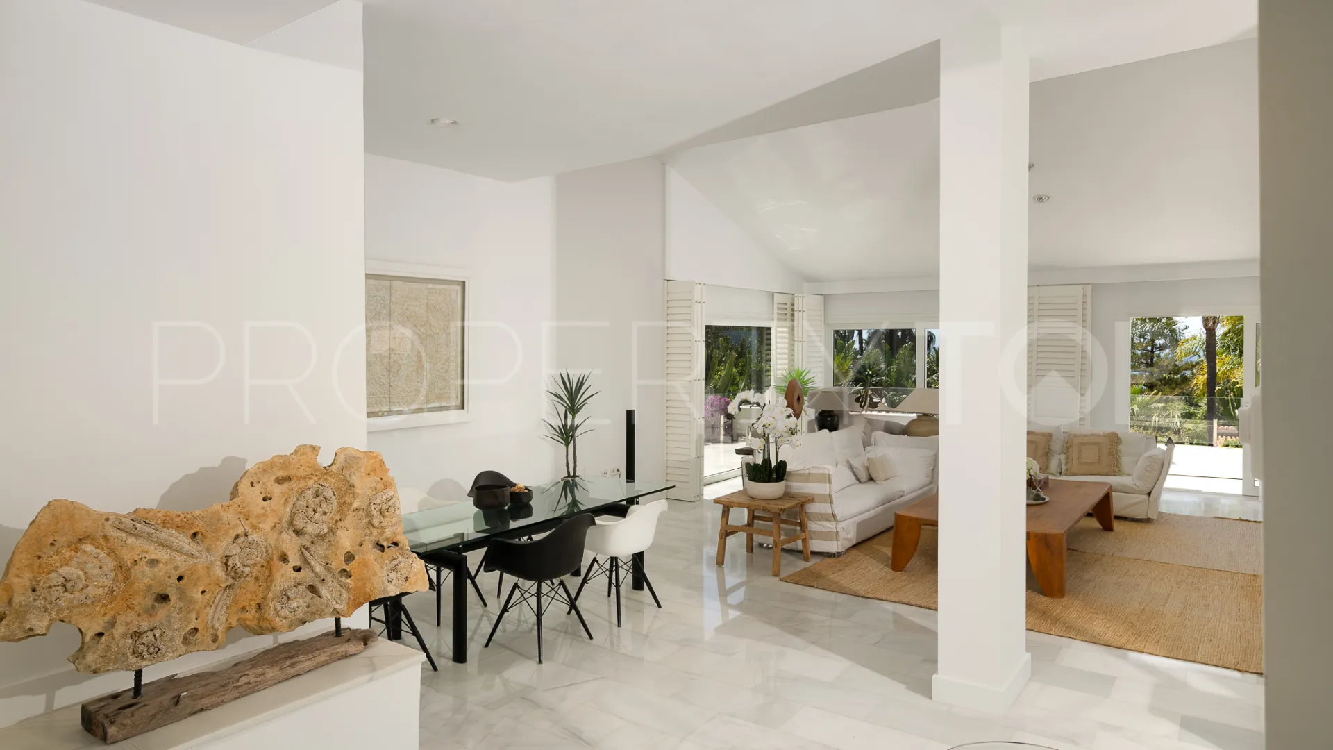 Buy Hacienda las Chapas 7 bedrooms villa