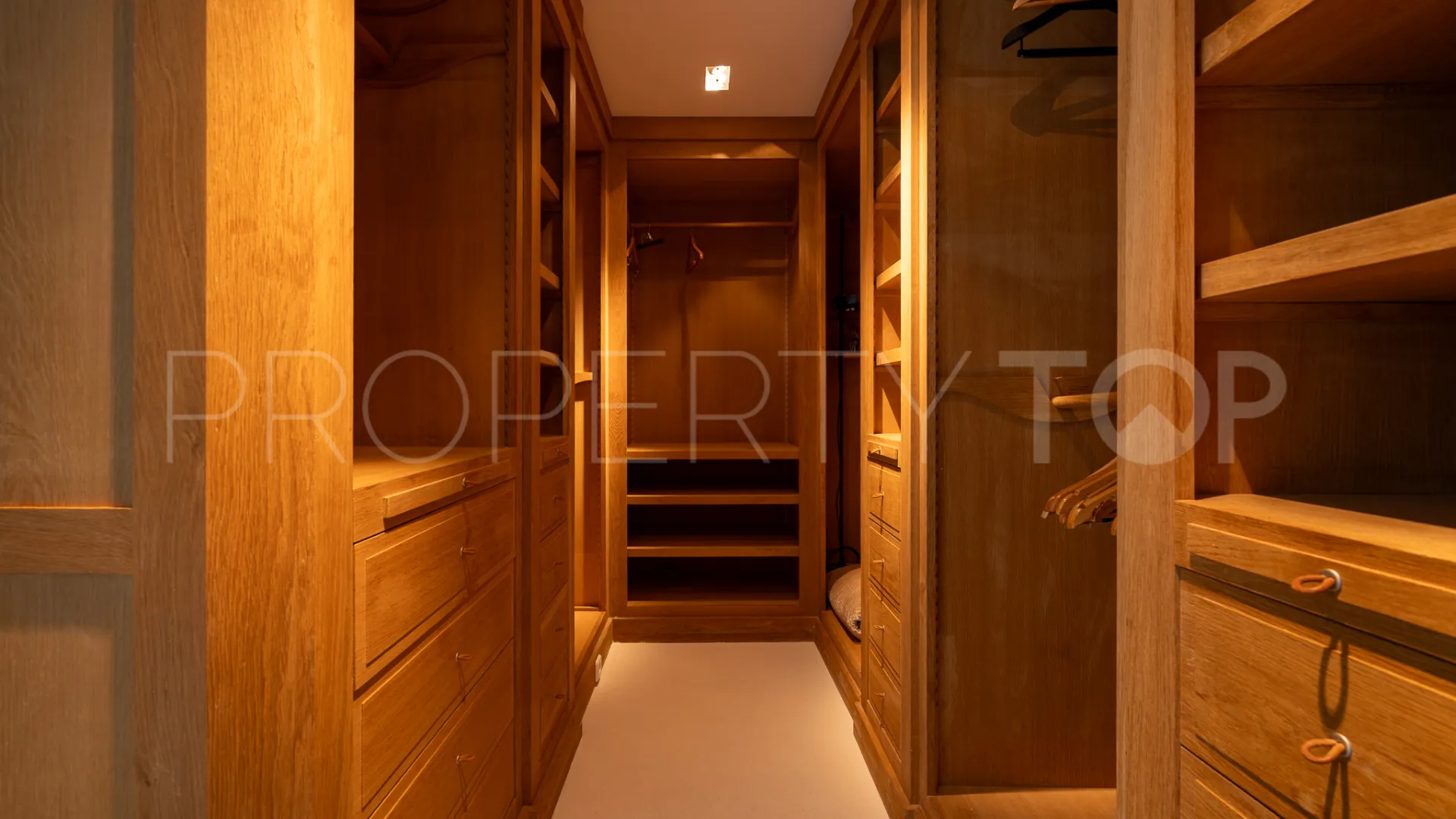 Buy Hacienda las Chapas 7 bedrooms villa