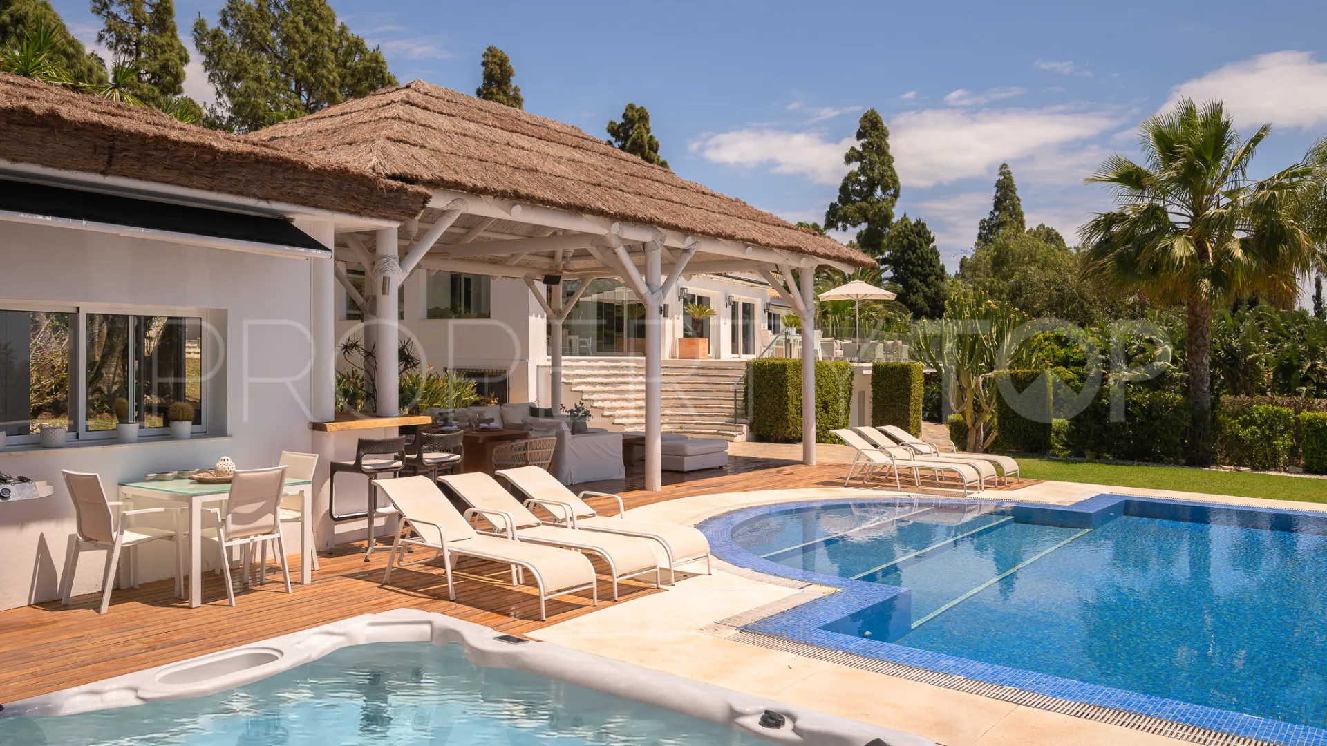 Buy Hacienda las Chapas 7 bedrooms villa