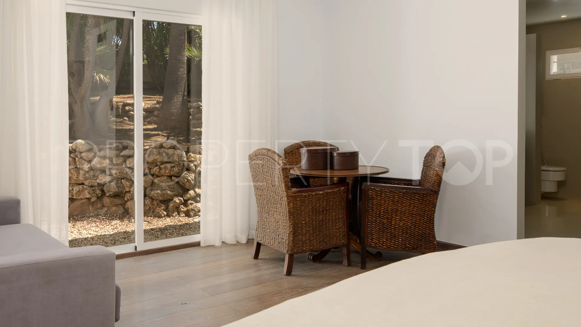 Buy Hacienda las Chapas 7 bedrooms villa