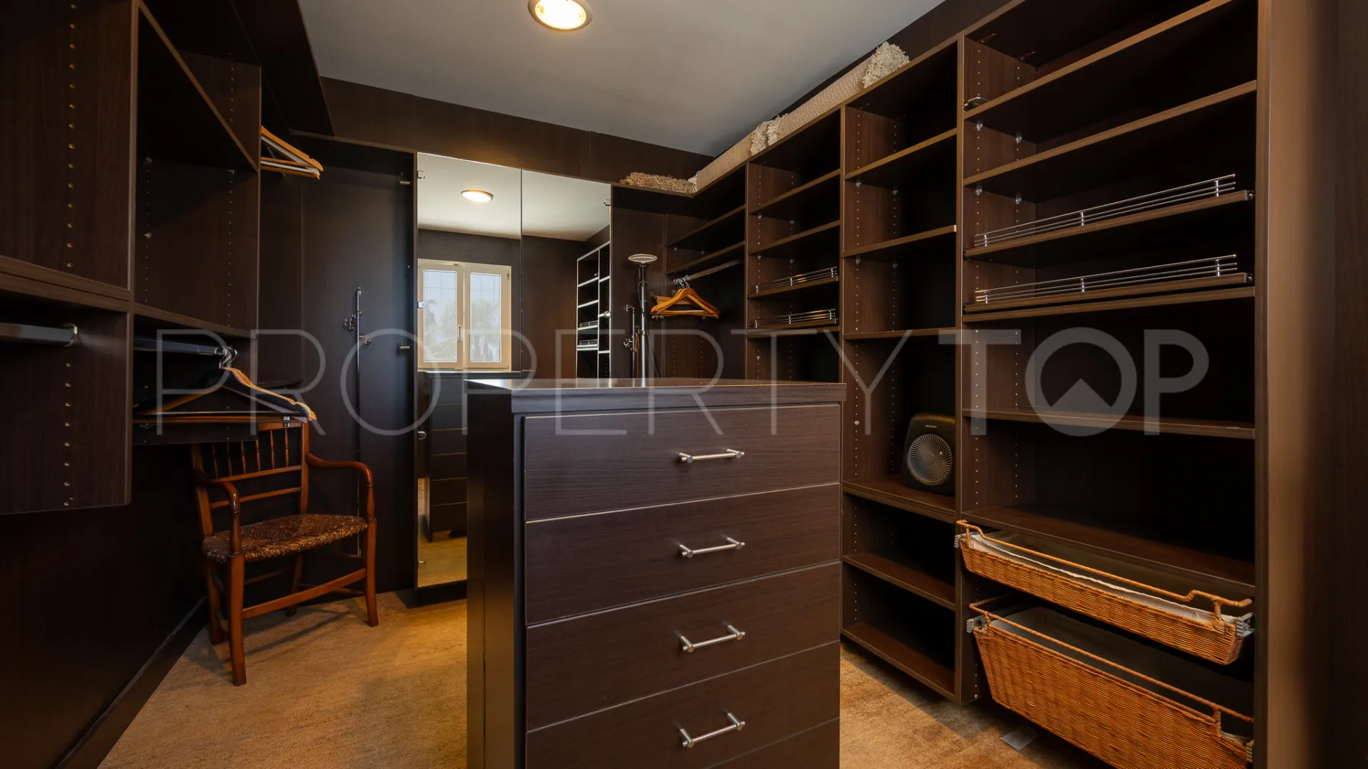 Buy Hacienda las Chapas 7 bedrooms villa