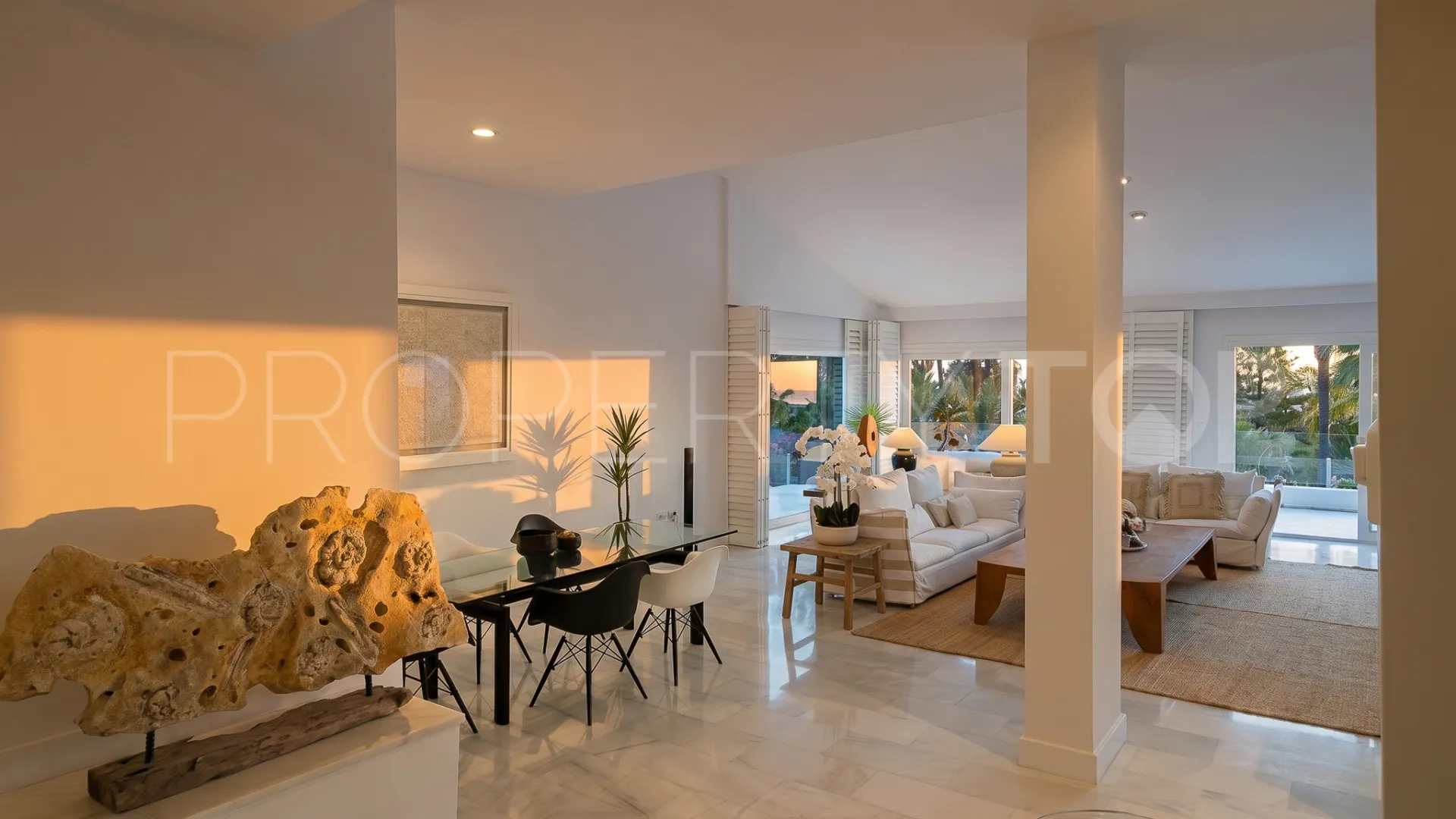 Buy Hacienda las Chapas 7 bedrooms villa
