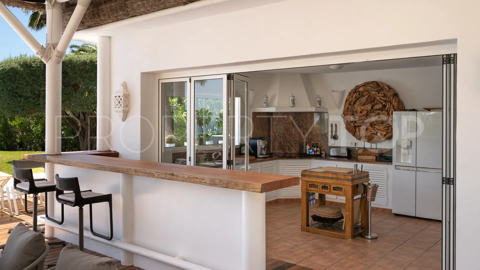 Buy Hacienda las Chapas 7 bedrooms villa