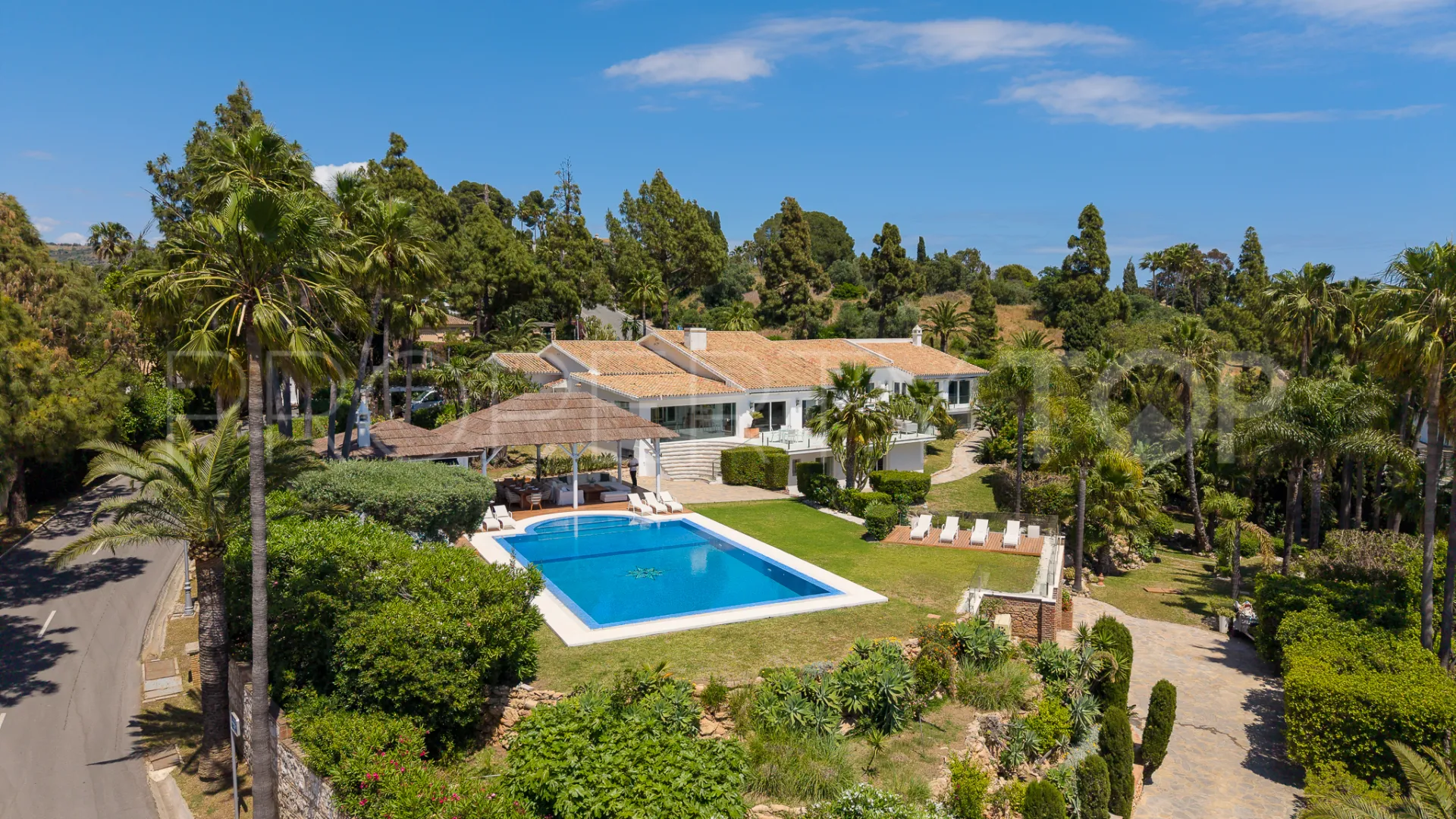 Buy Hacienda las Chapas 7 bedrooms villa