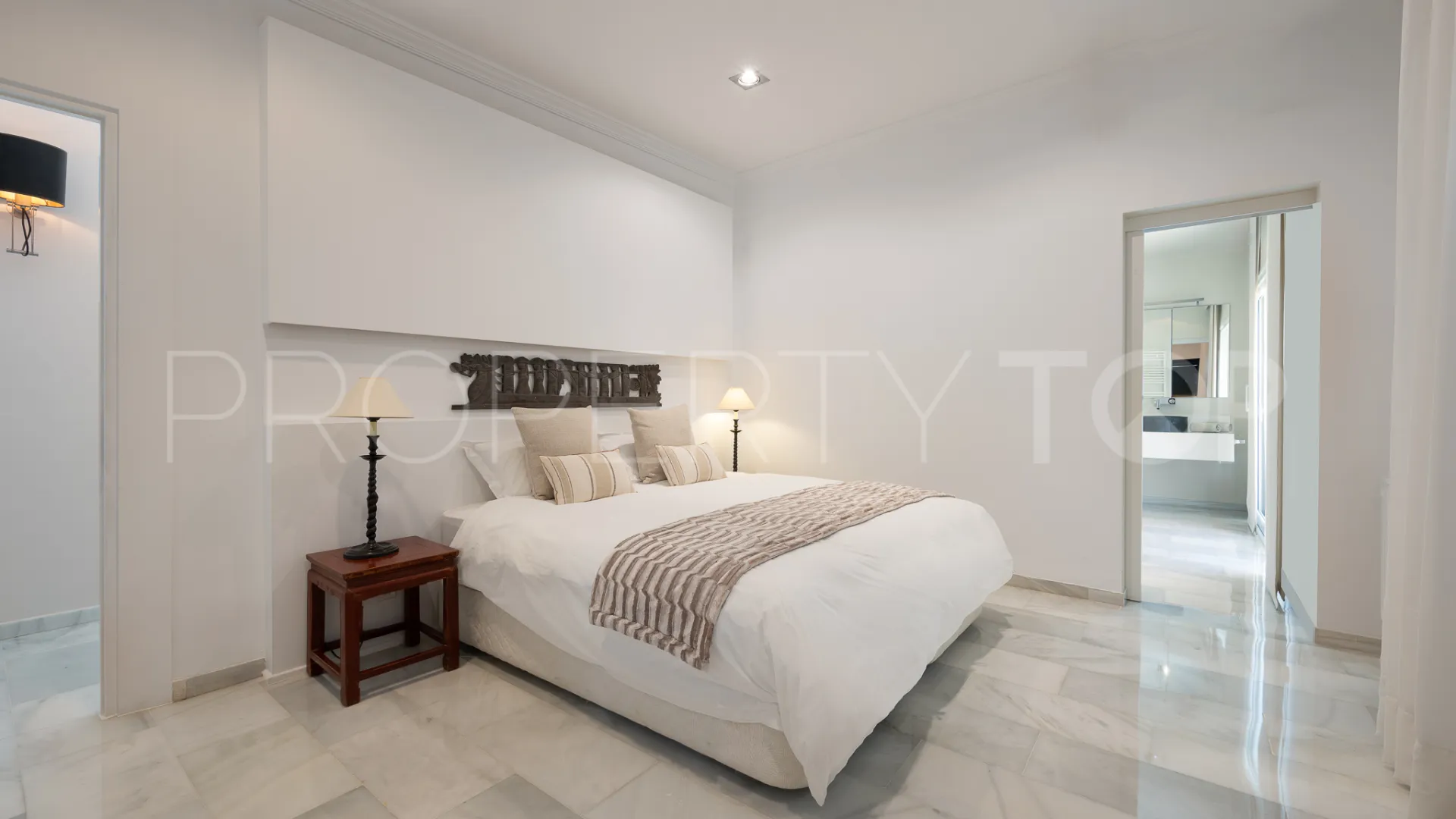 Buy Hacienda las Chapas 7 bedrooms villa