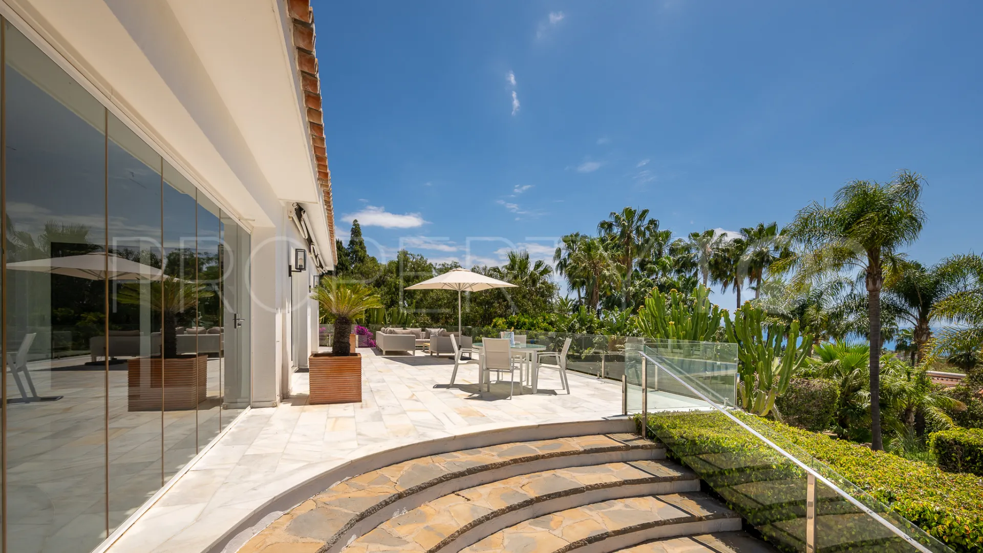 Buy Hacienda las Chapas 7 bedrooms villa