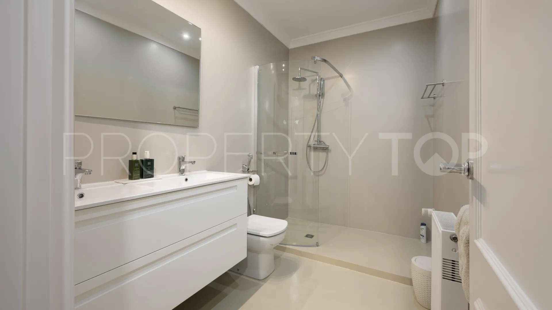 Buy Hacienda las Chapas 7 bedrooms villa