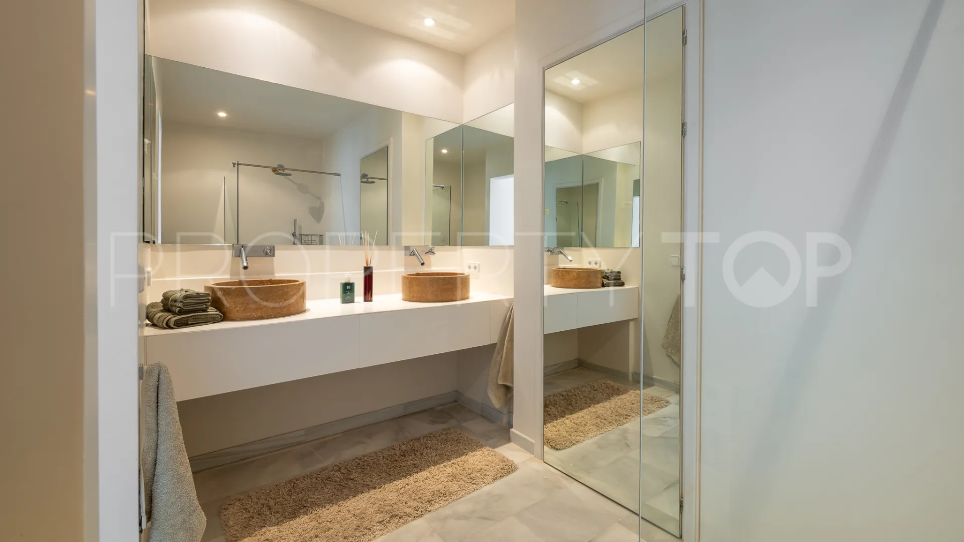 Buy Hacienda las Chapas 7 bedrooms villa