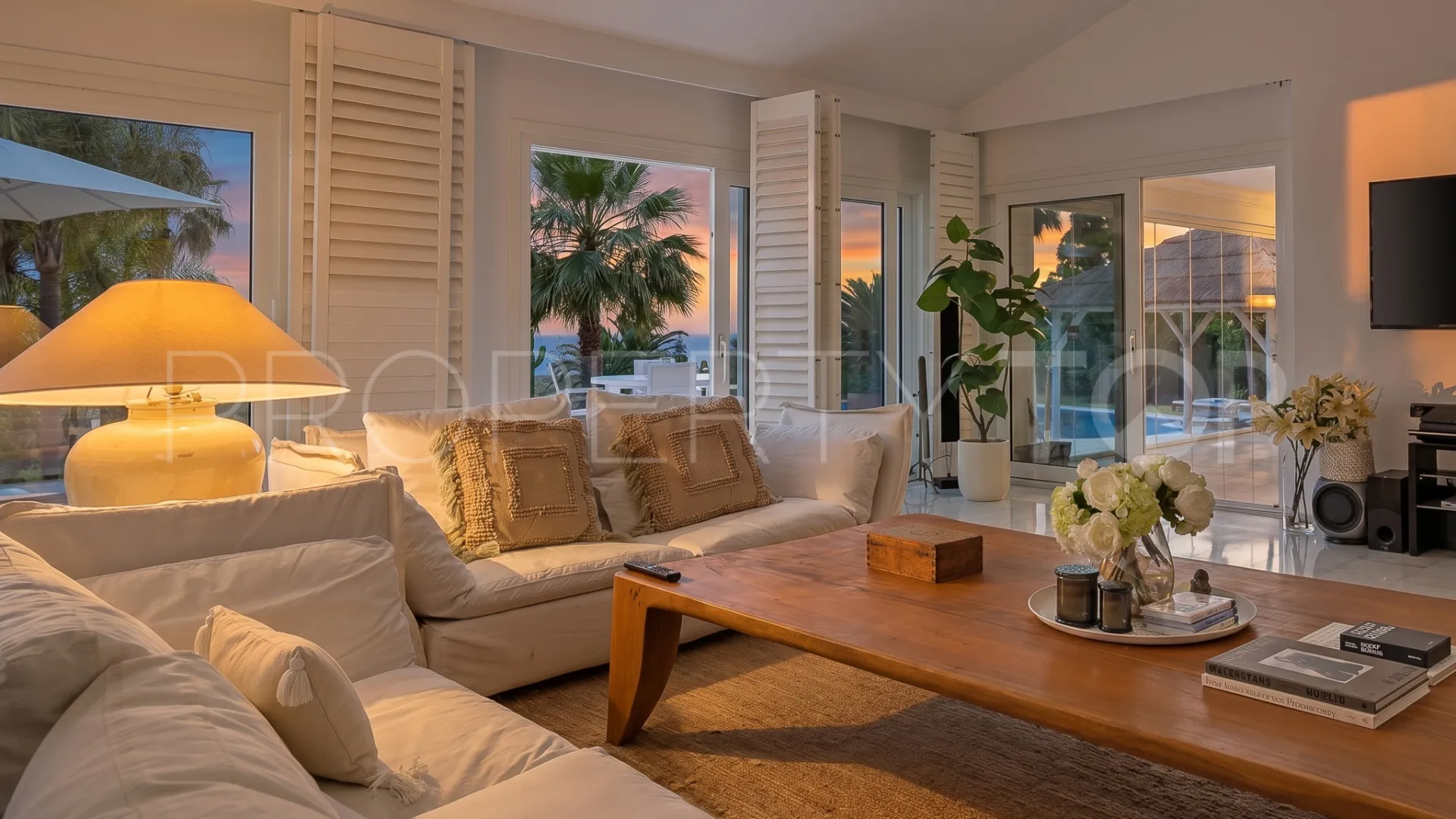Buy Hacienda las Chapas 7 bedrooms villa
