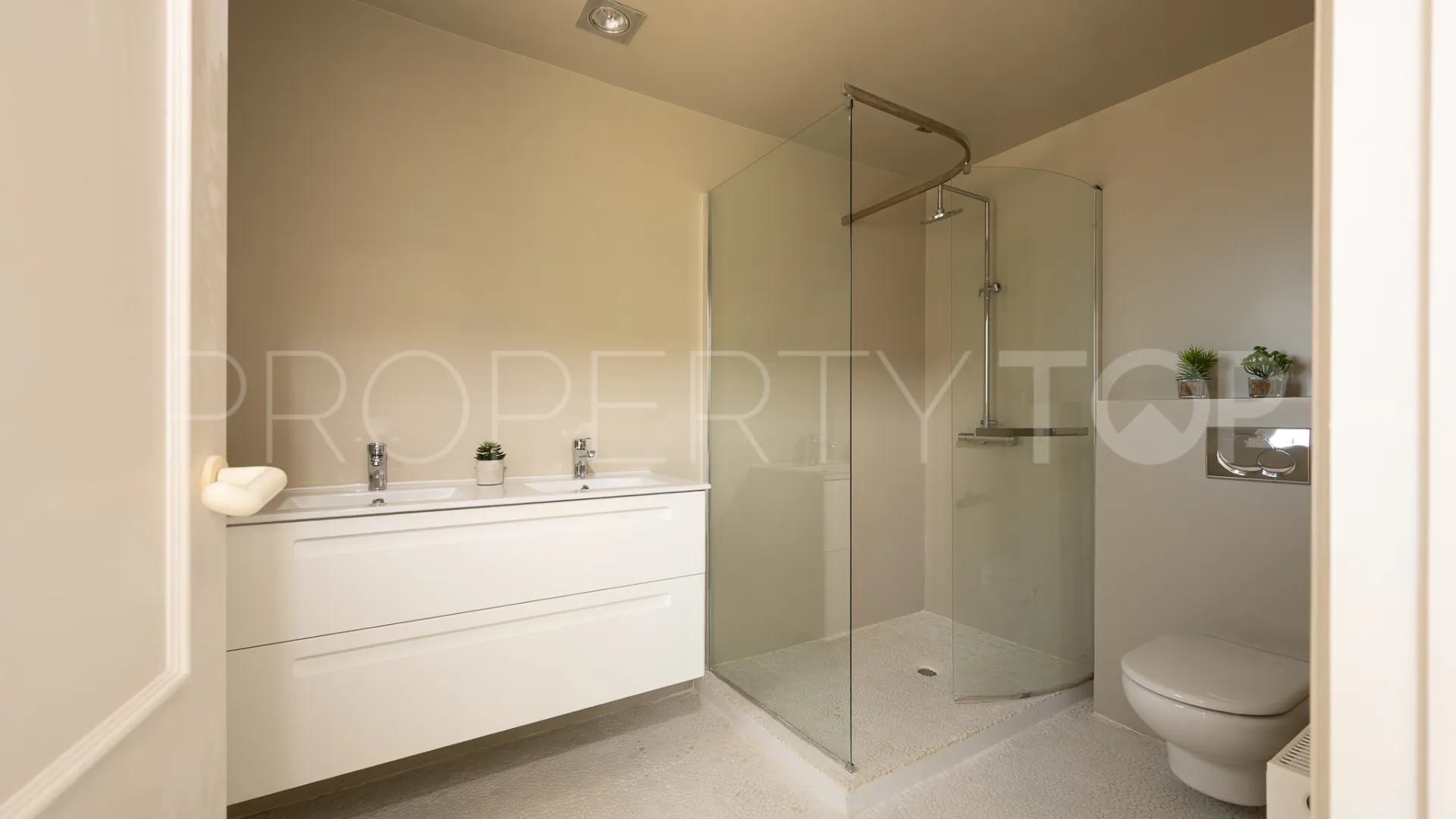 Buy Hacienda las Chapas 7 bedrooms villa