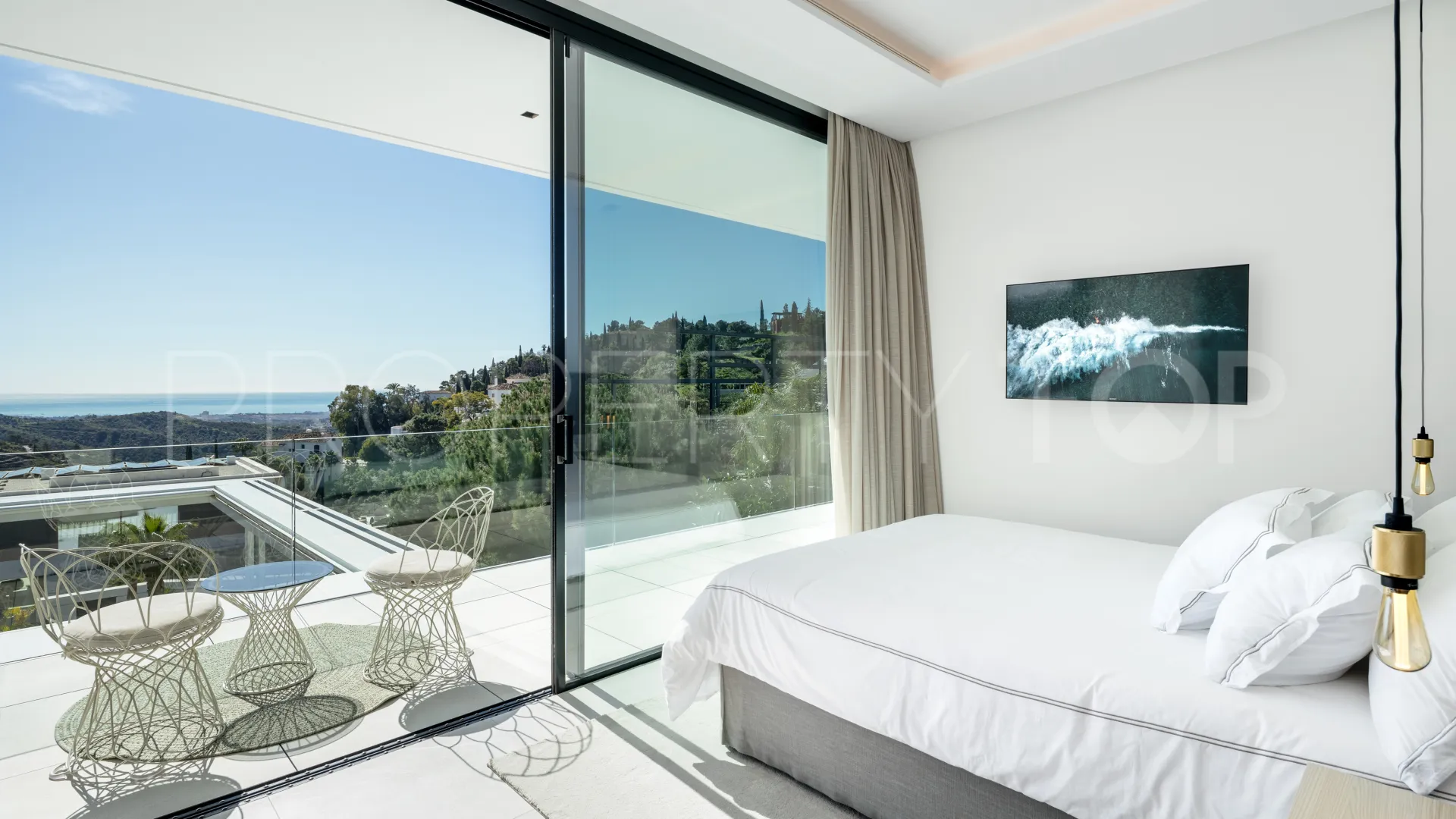 8 bedrooms villa for sale in El Madroñal