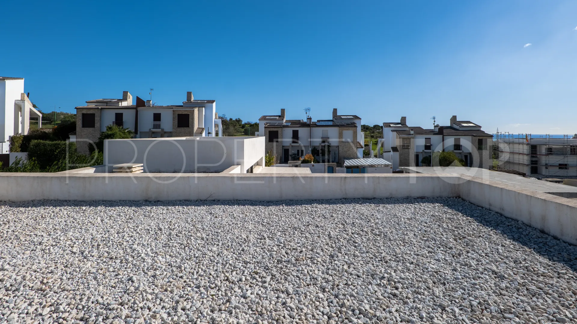 Estepona Oeste, villa en venta con 3 dormitorios