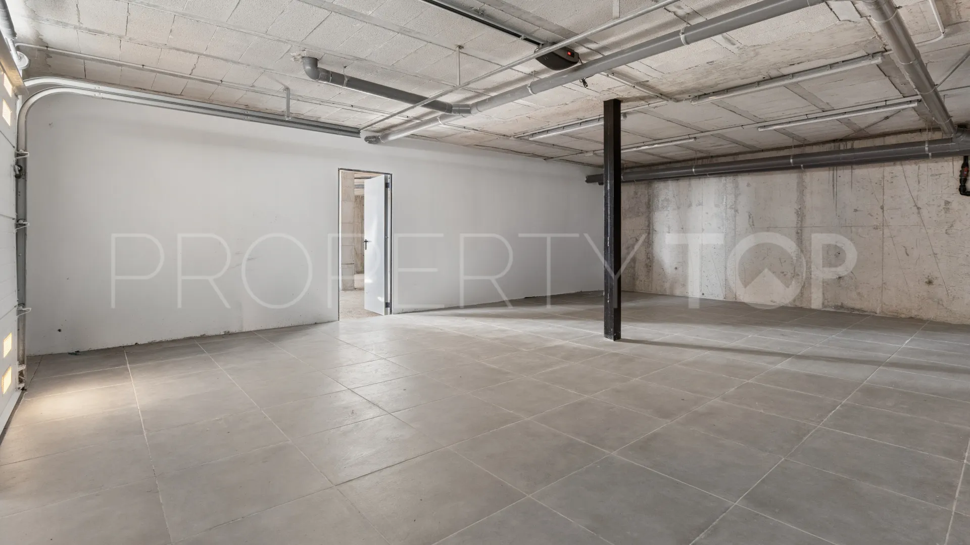 Estepona Oeste, villa en venta con 3 dormitorios