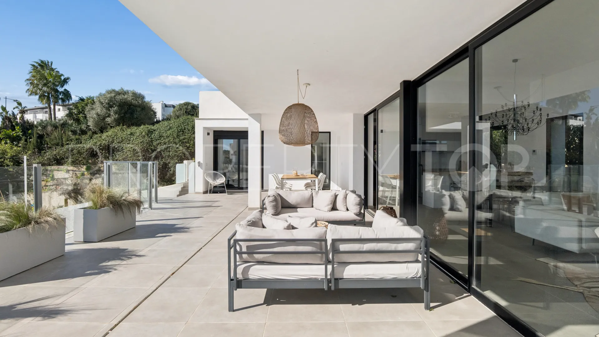 Estepona Oeste, villa en venta con 3 dormitorios