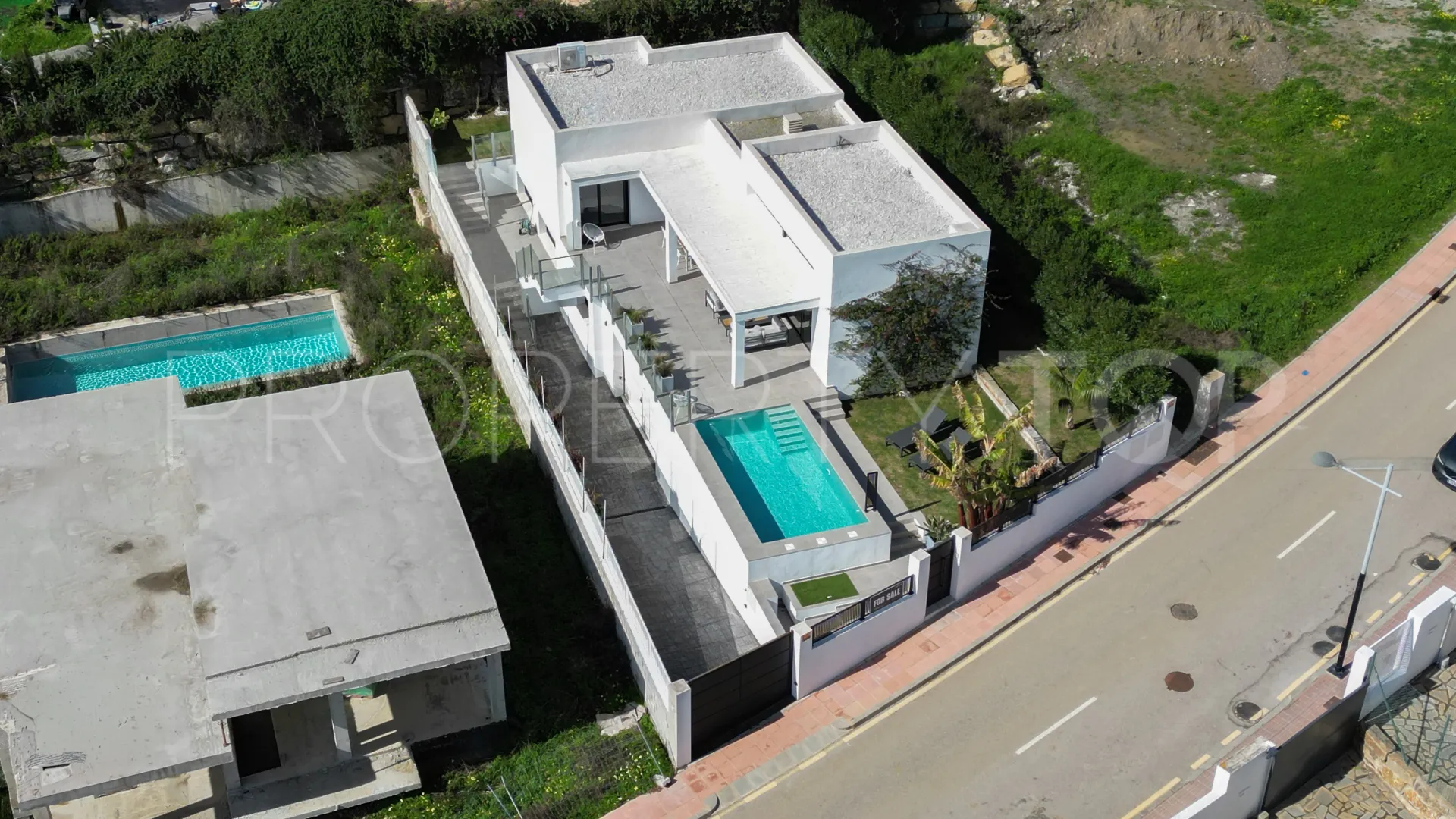 Estepona Oeste, villa en venta con 3 dormitorios