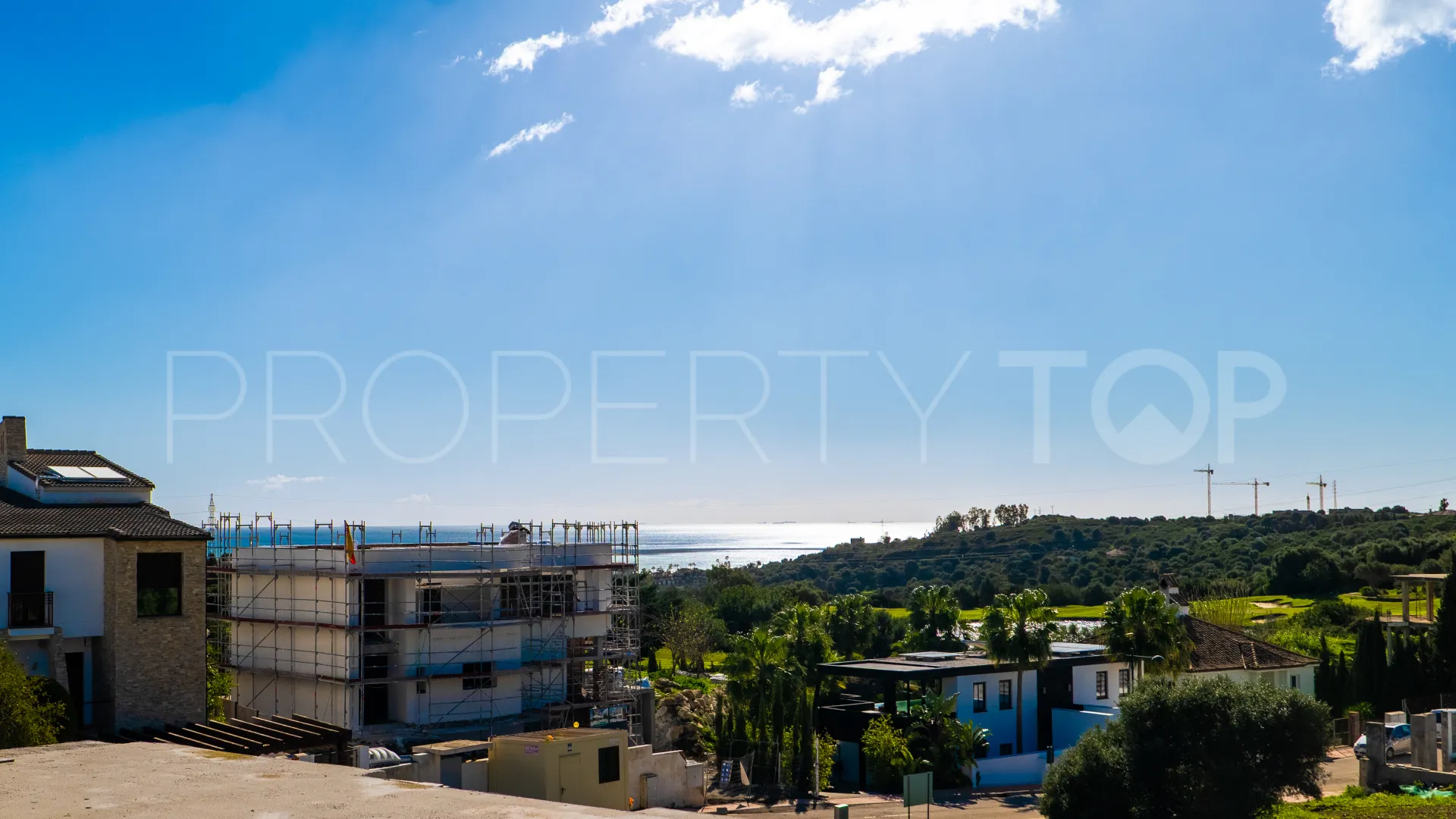 Estepona Oeste, villa en venta con 3 dormitorios