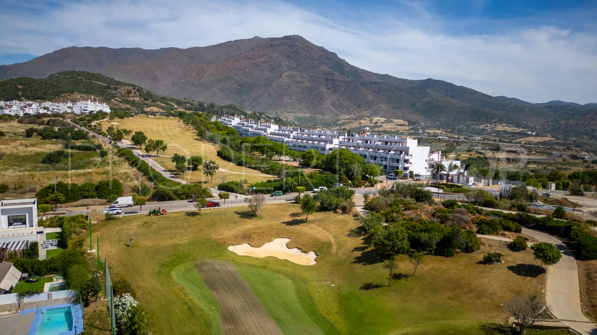 Estepona Oeste, villa en venta con 3 dormitorios