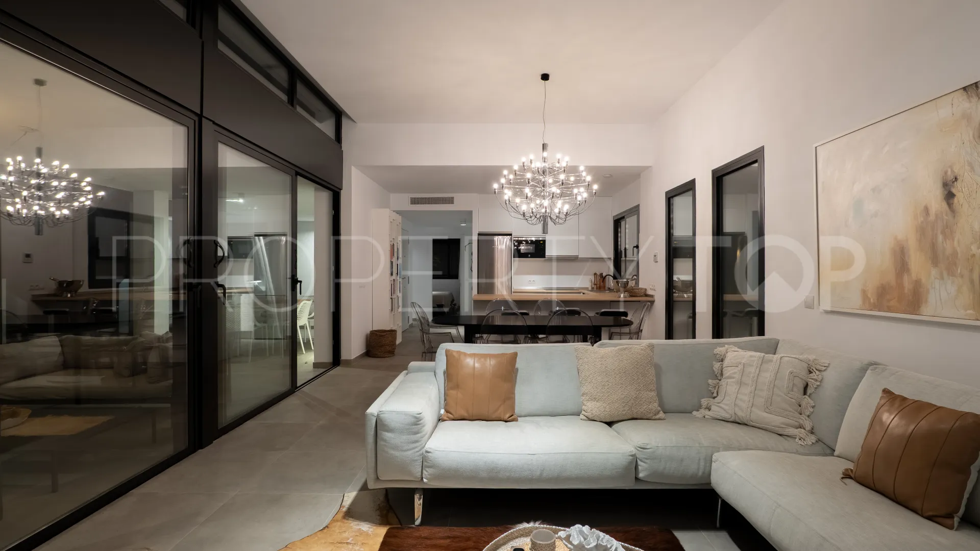 Estepona Oeste, villa en venta con 3 dormitorios
