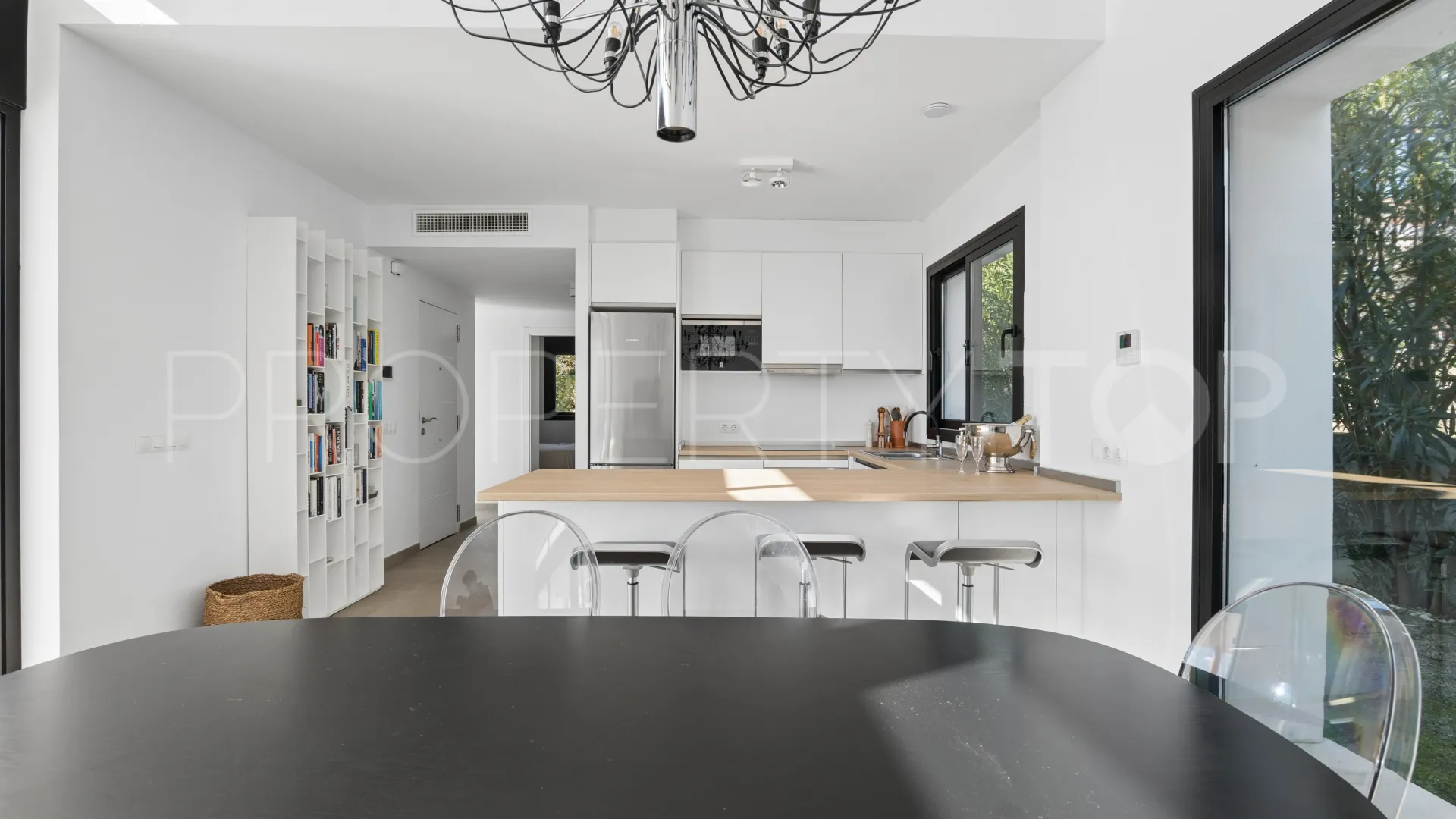 Estepona Oeste, villa en venta con 3 dormitorios