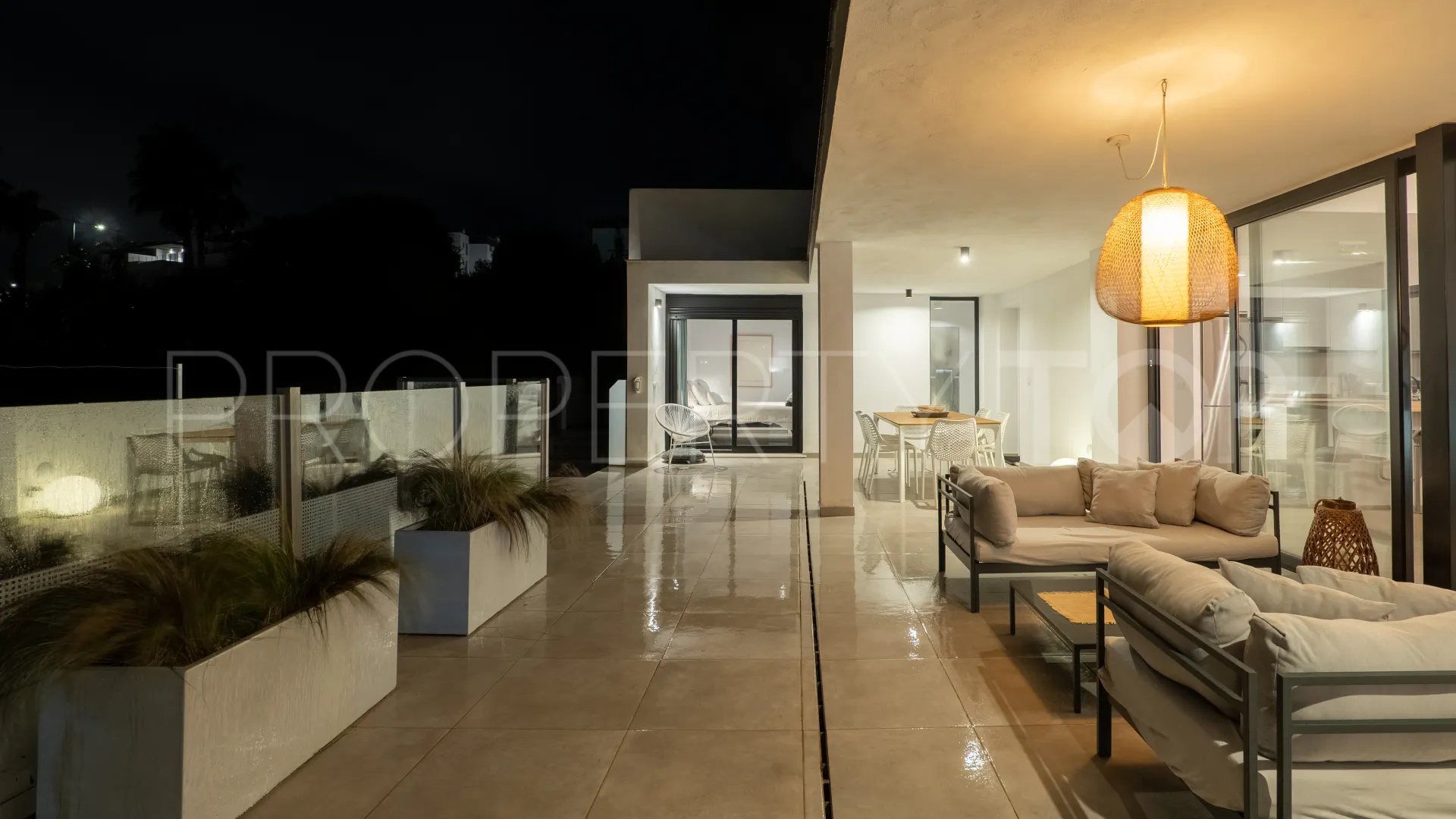 Estepona Oeste, villa en venta con 3 dormitorios