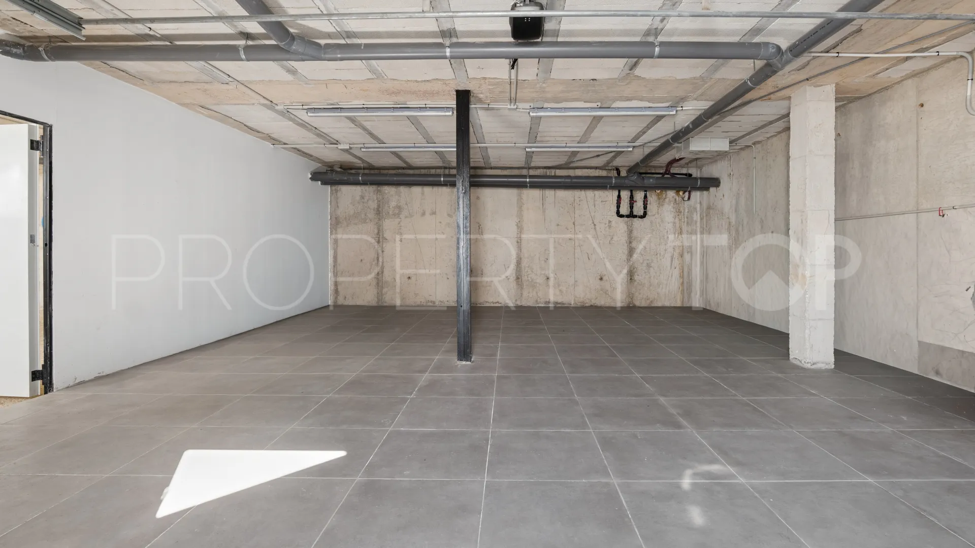 Estepona Oeste, villa en venta con 3 dormitorios