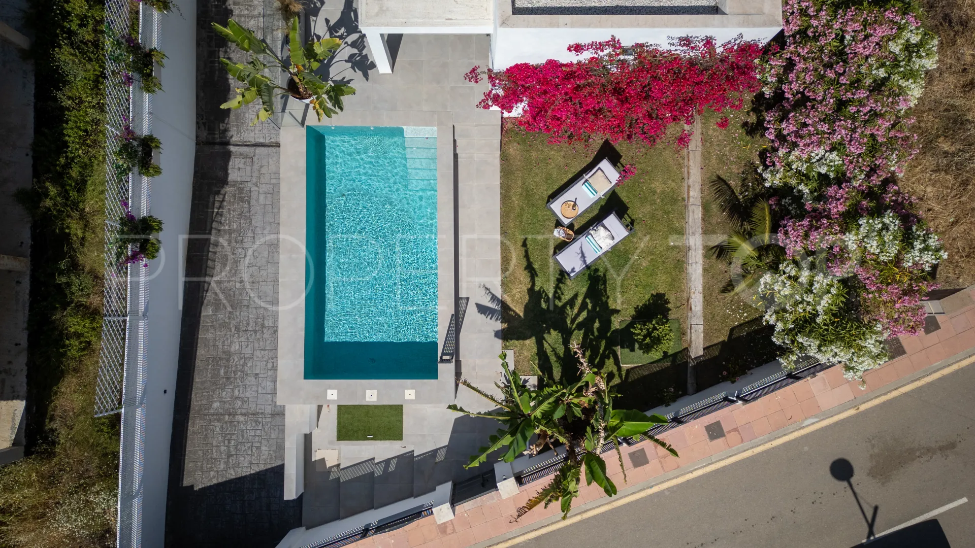 Estepona Oeste, villa en venta con 3 dormitorios