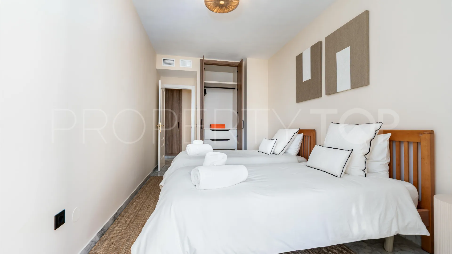 Se vende apartamento en Marbella - Puerto Banus de 4 dormitorios