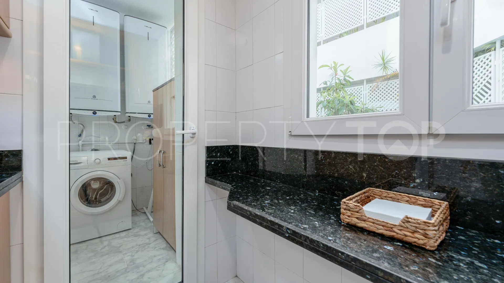 Se vende apartamento en Marbella - Puerto Banus de 4 dormitorios