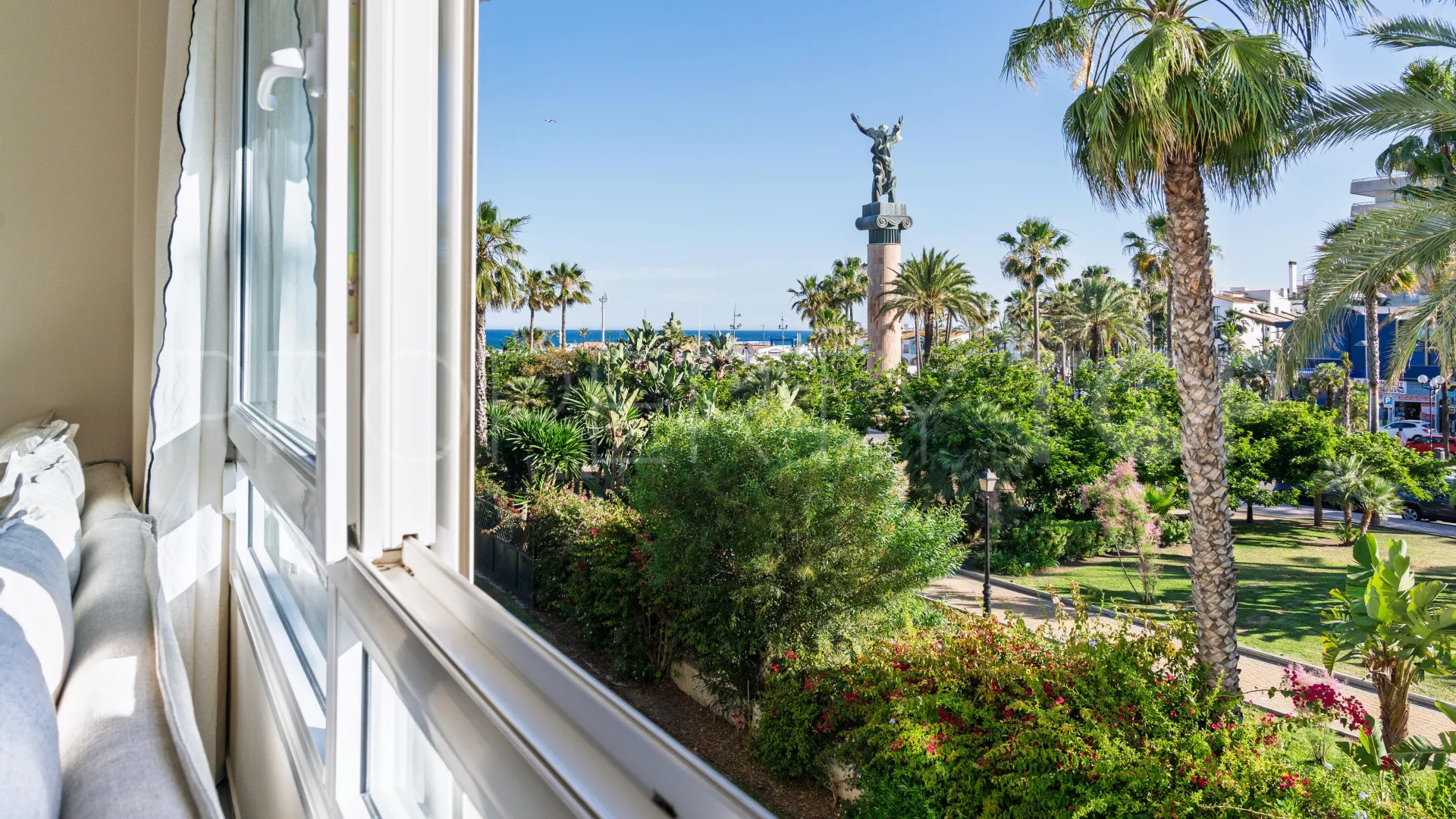 Se vende apartamento en Marbella - Puerto Banus de 4 dormitorios