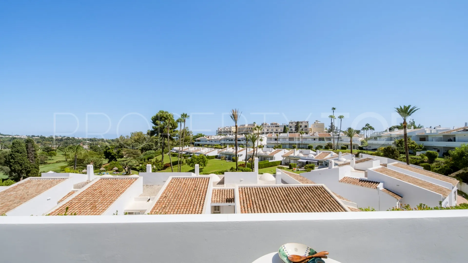 For sale penthouse in Los Dragos with 2 bedrooms