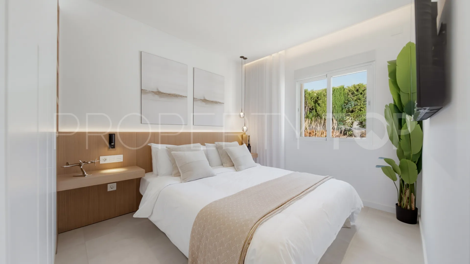 For sale penthouse in Los Dragos with 2 bedrooms