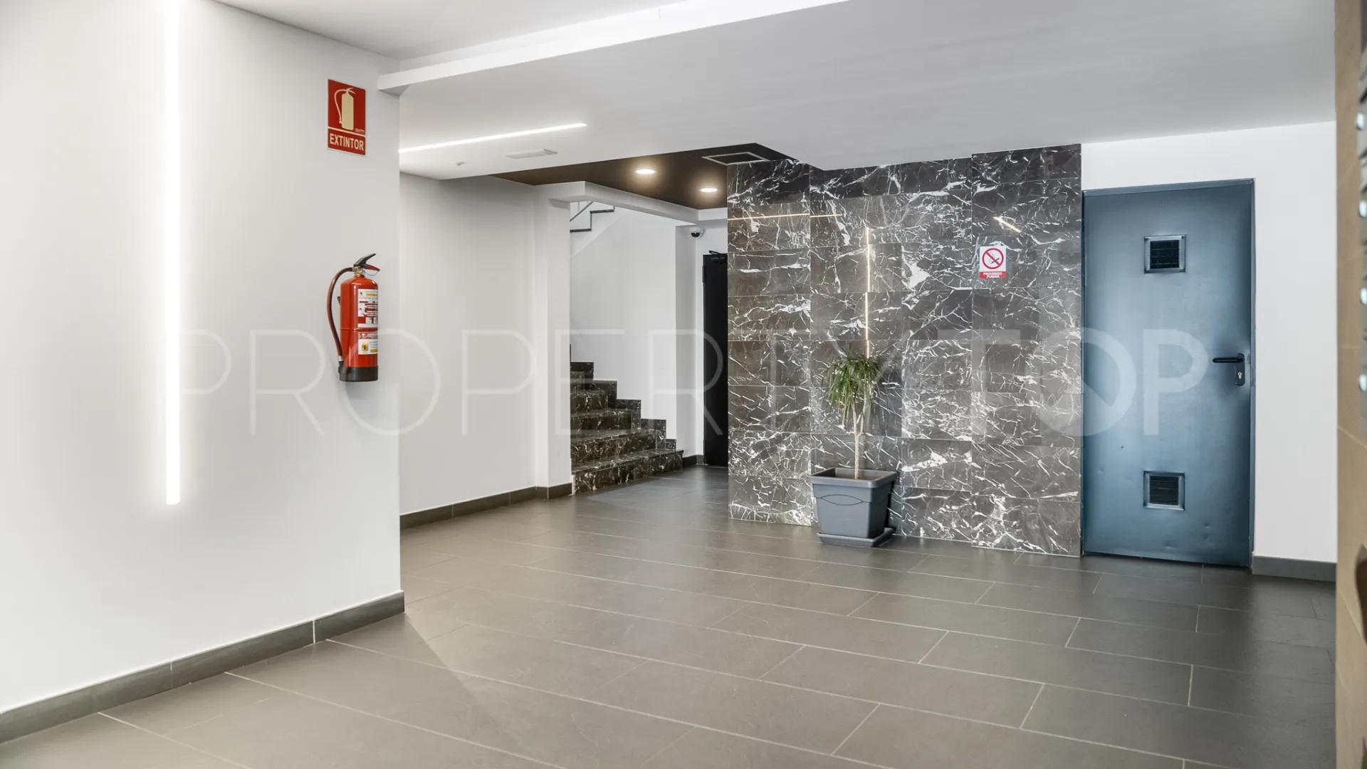 Apartamento en venta con 3 dormitorios en San Pedro de Alcantara