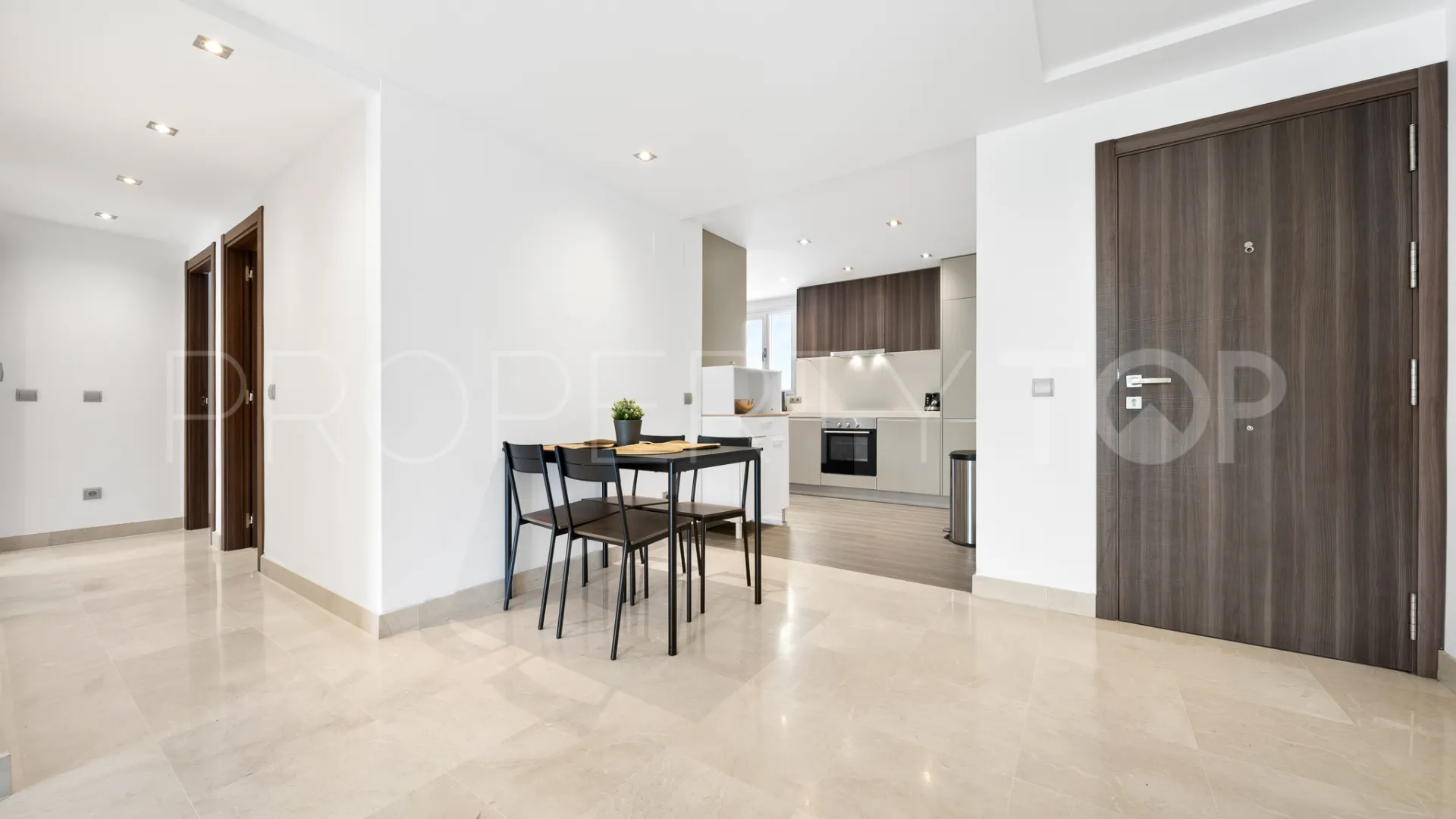 Apartamento en venta con 3 dormitorios en San Pedro de Alcantara