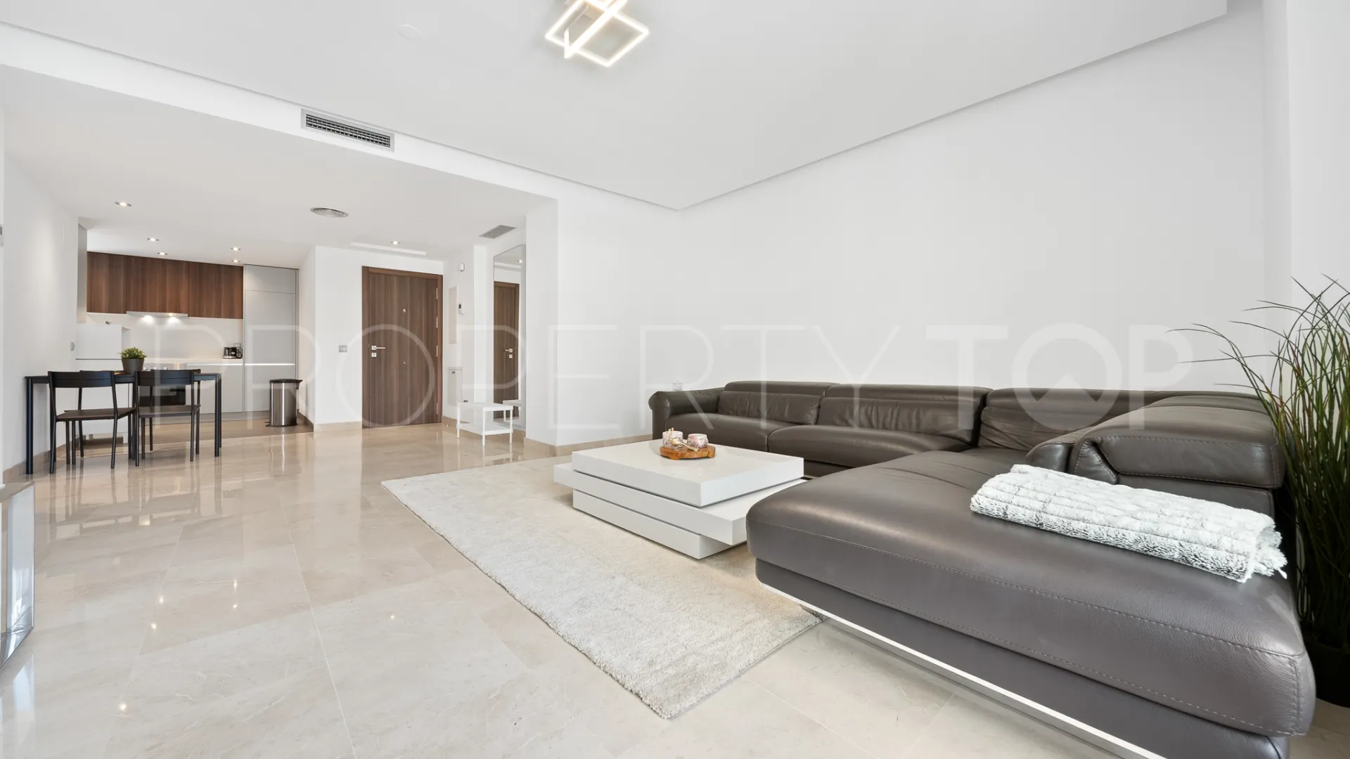 Apartamento en venta con 3 dormitorios en San Pedro de Alcantara