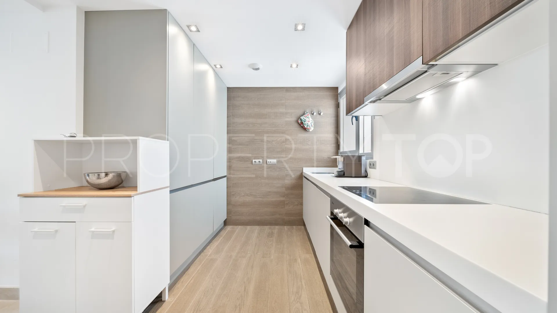 Apartamento en venta con 3 dormitorios en San Pedro de Alcantara