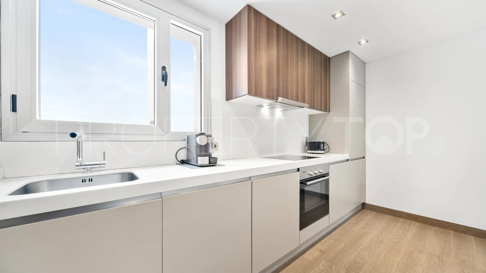 Apartamento en venta con 3 dormitorios en San Pedro de Alcantara