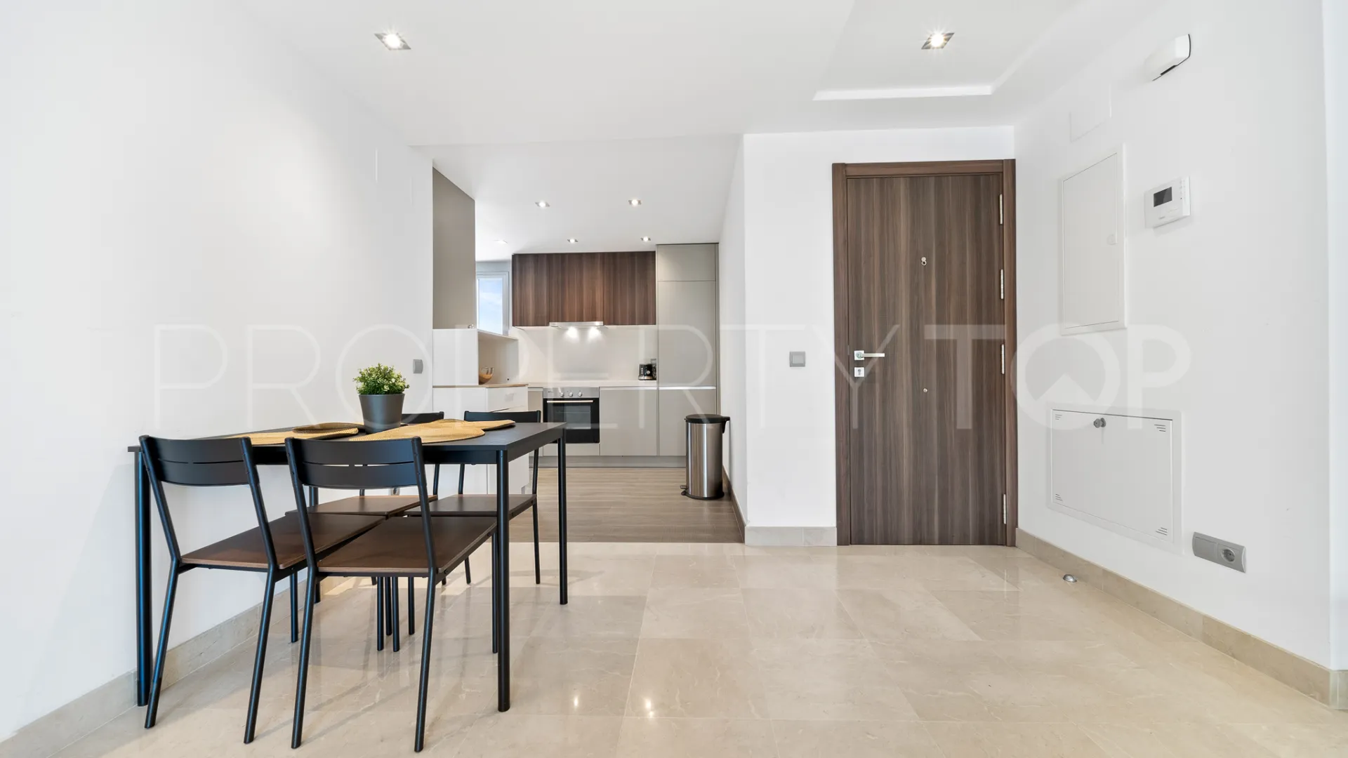 Apartamento en venta con 3 dormitorios en San Pedro de Alcantara
