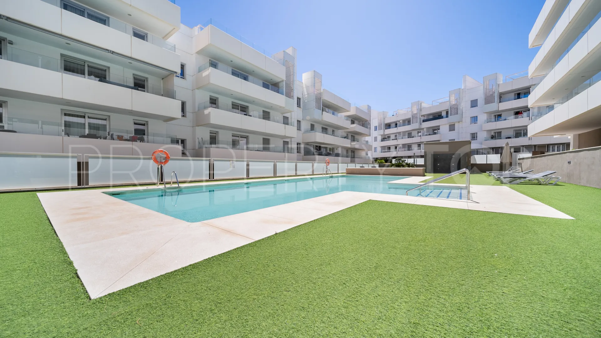 Apartamento en venta con 3 dormitorios en San Pedro de Alcantara
