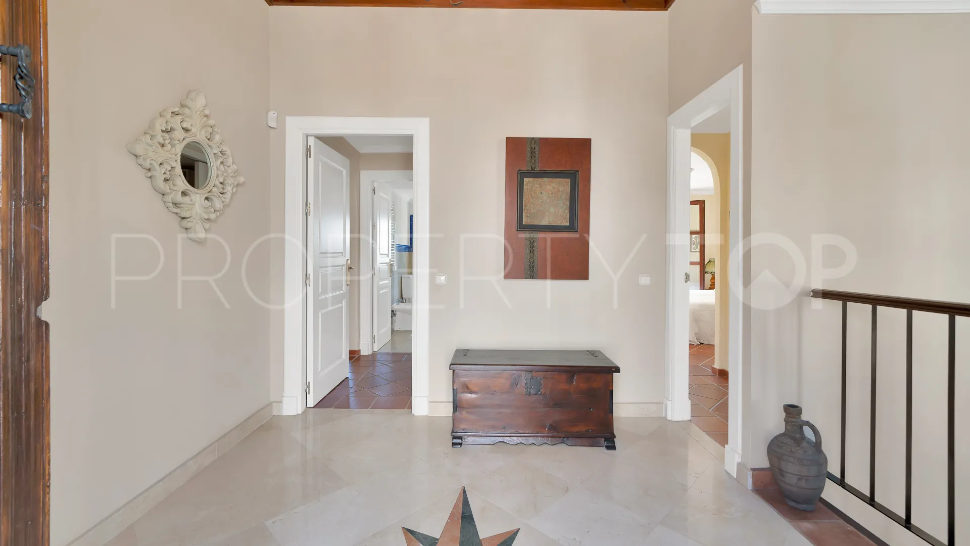 Adosado con 3 dormitorios en venta en Benahavis