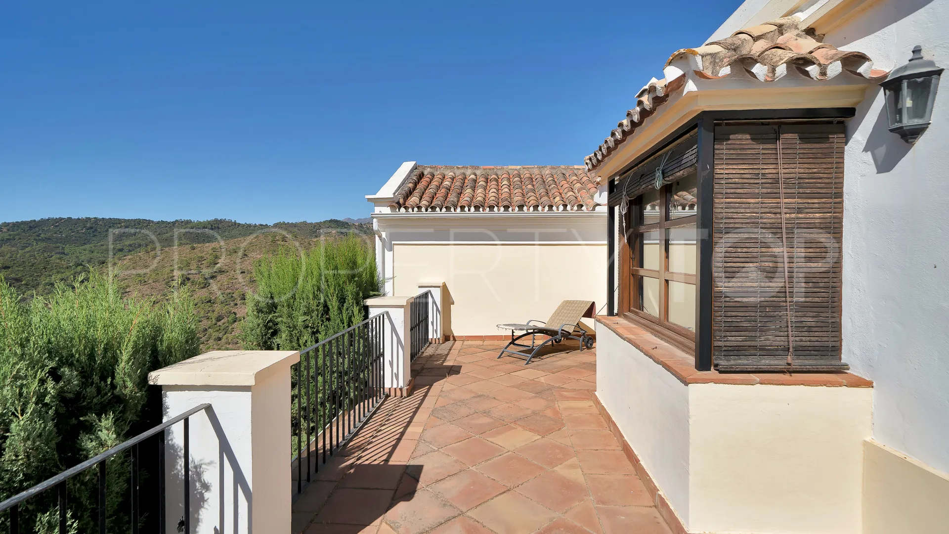 Adosado con 3 dormitorios en venta en Benahavis