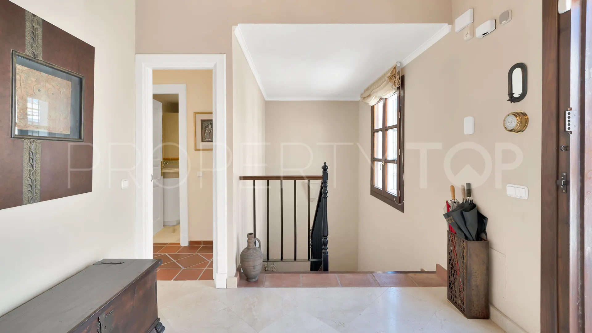 Adosado con 3 dormitorios en venta en Benahavis