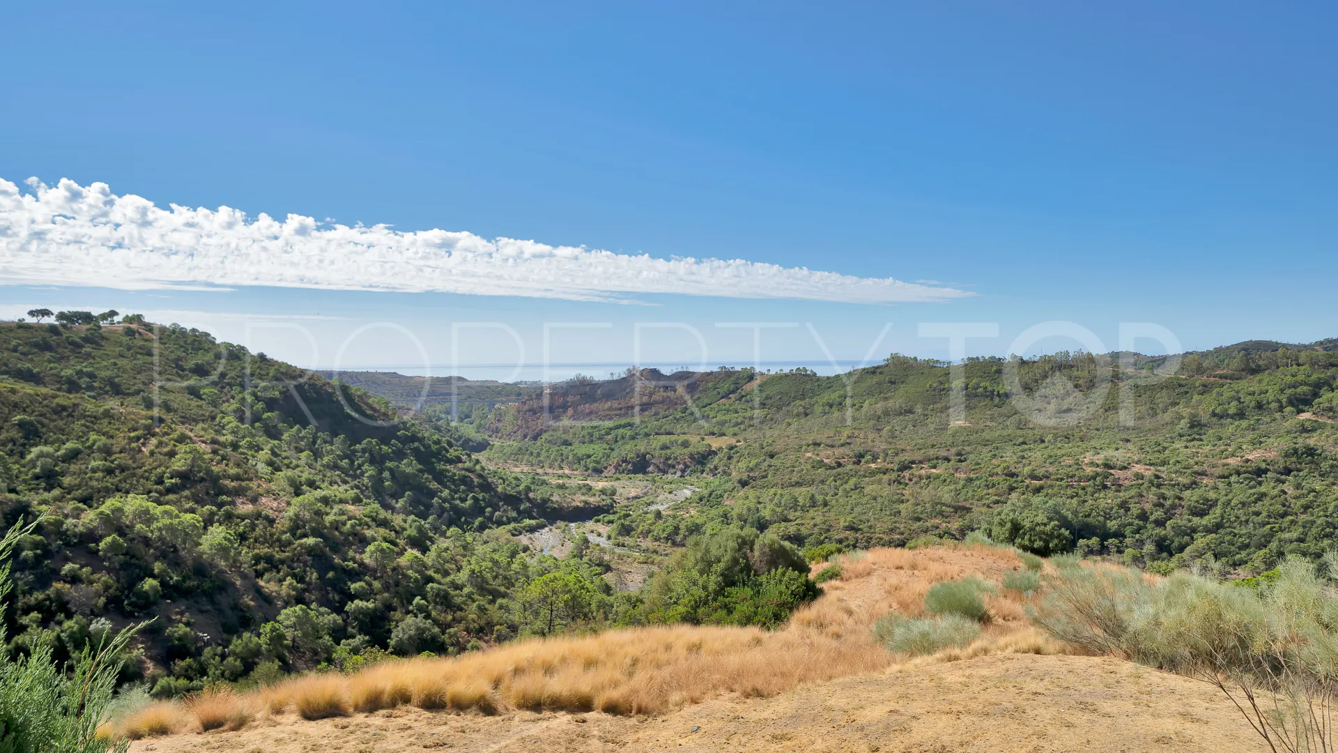 Adosado con 3 dormitorios en venta en Benahavis