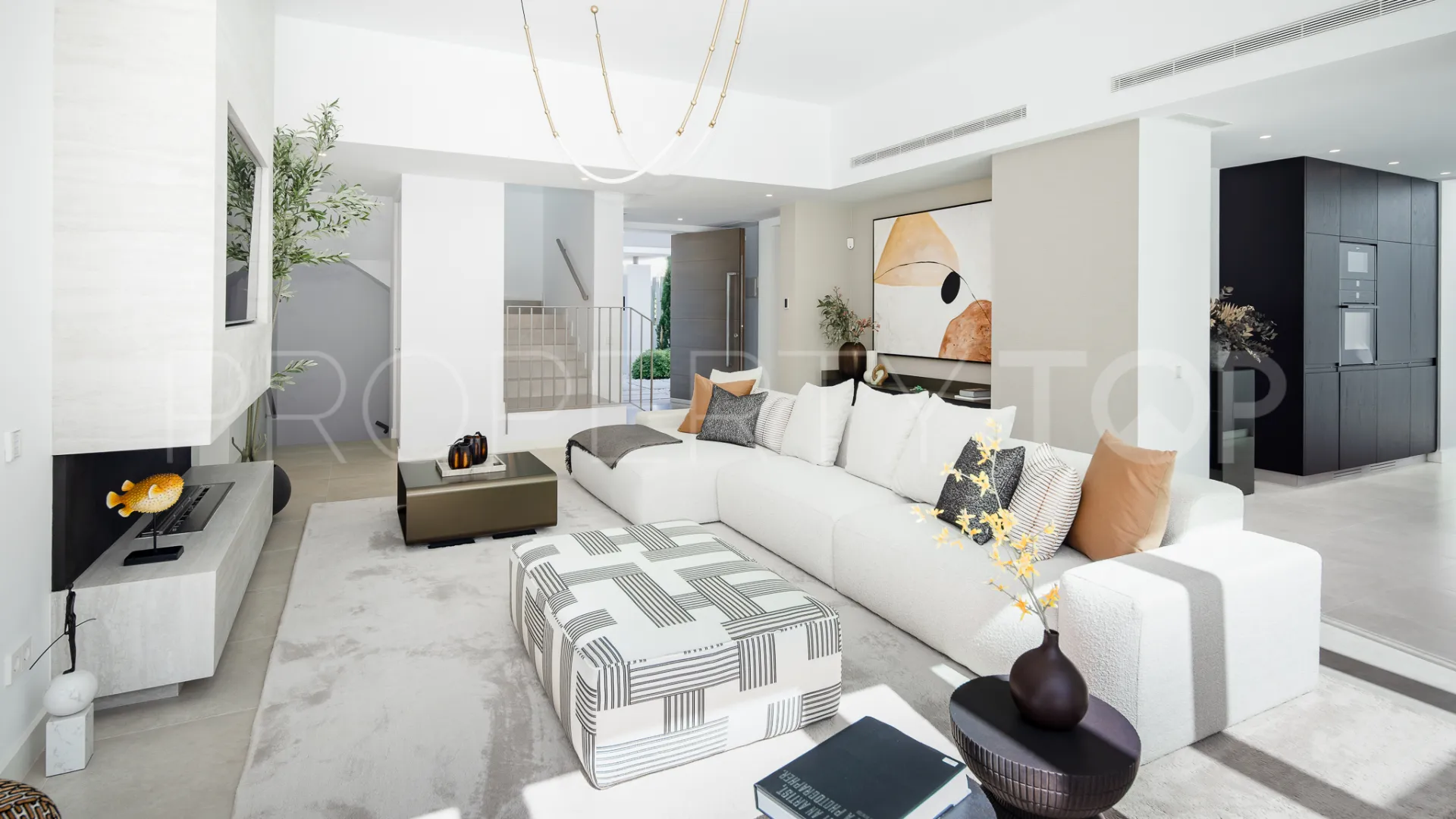 For sale villa with 5 bedrooms in Estepona