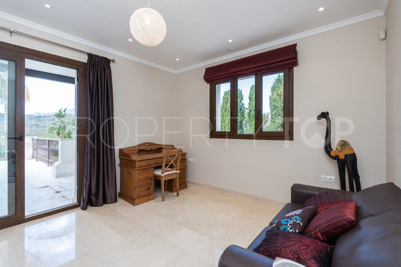 Se vende villa de 6 dormitorios en Benahavis